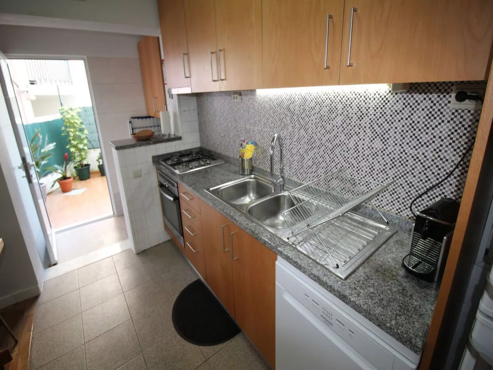 Aveiro Apartment mit Patio-Drinnen