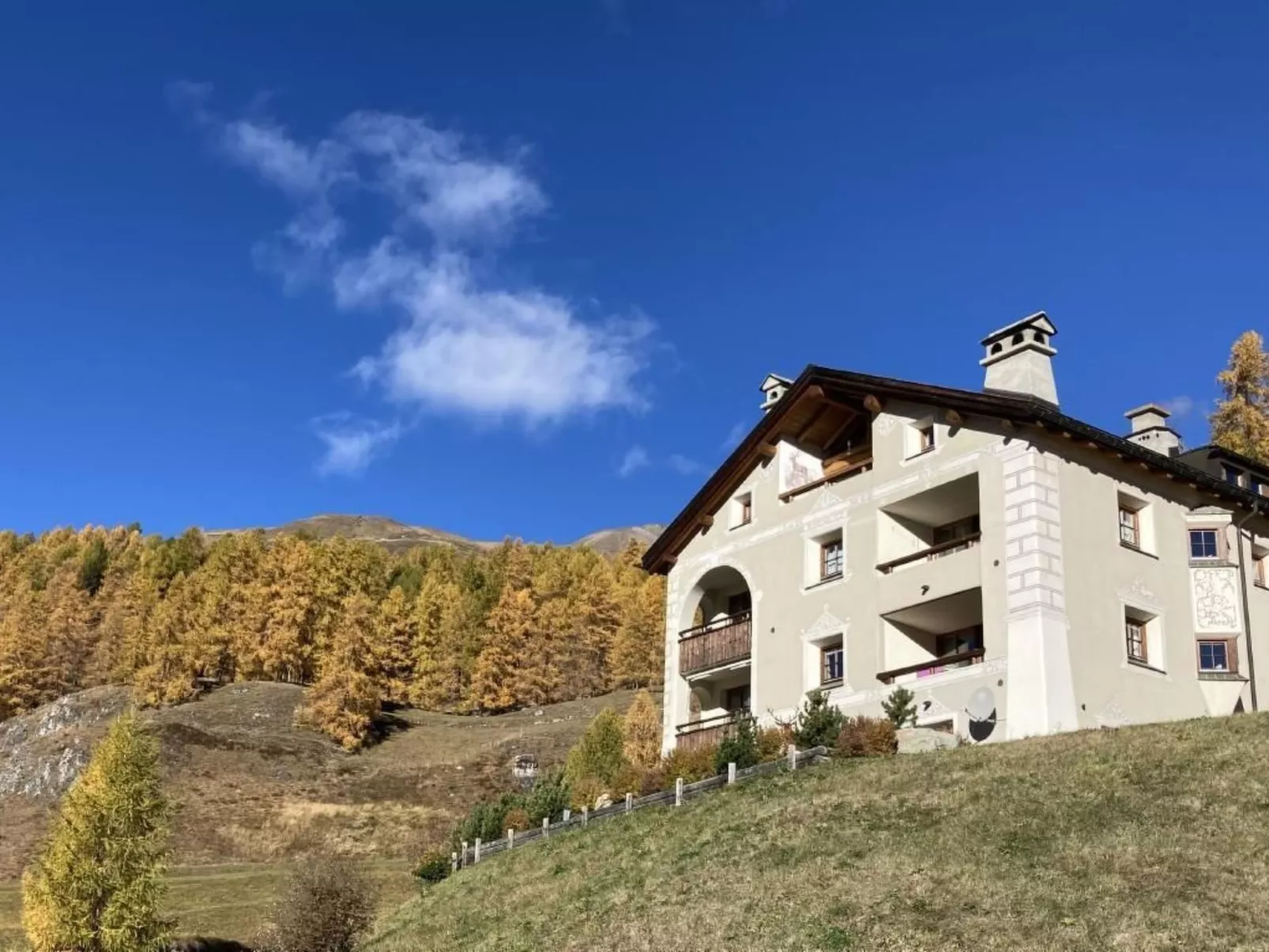 Chesa Larschigna-Outside