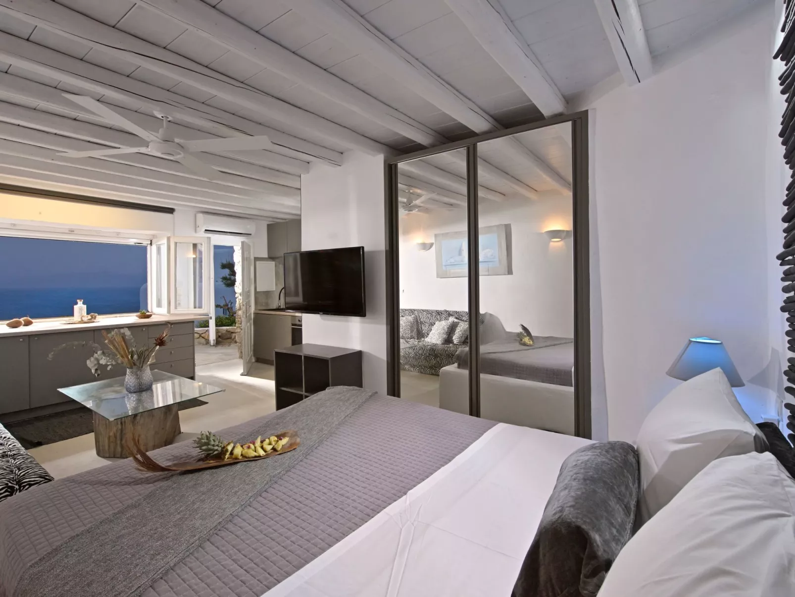 SUPERB BEACH ACCESS LUXURY SEA VILLA POOL by Calypso Sunset-Inside