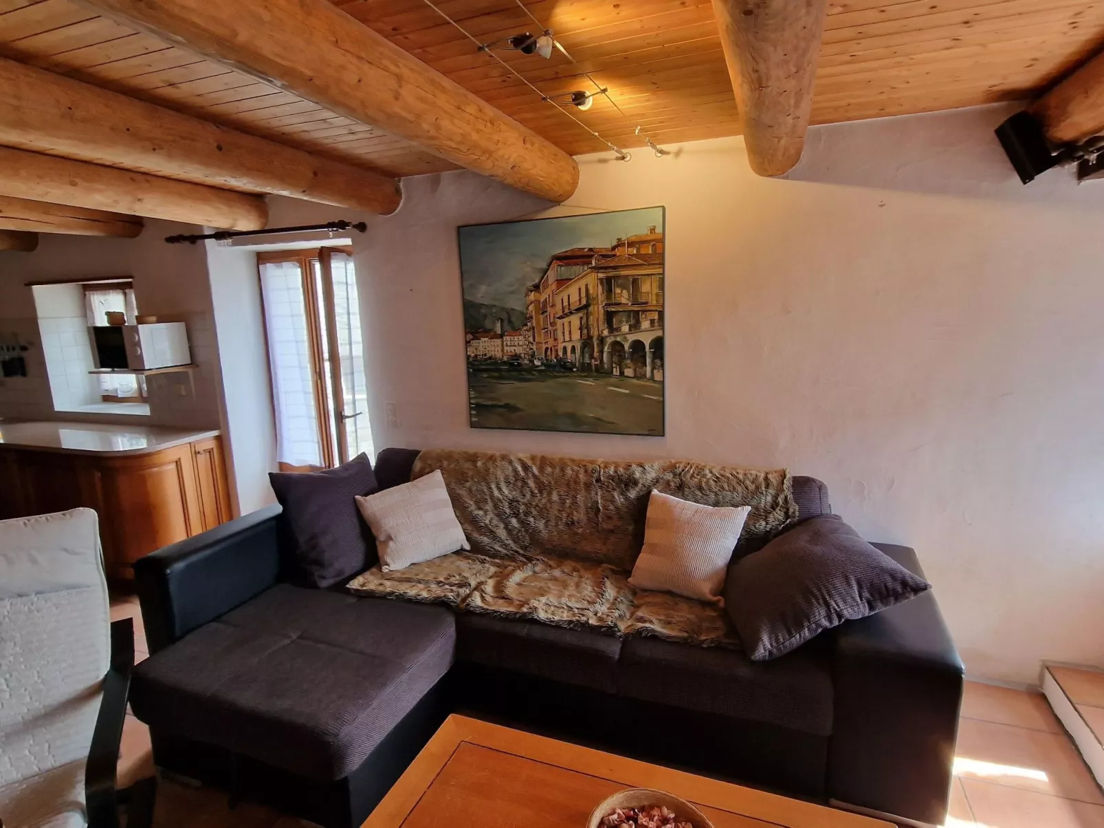 Chalet in den sonnigen Schweizer Südalpen-Drinnen