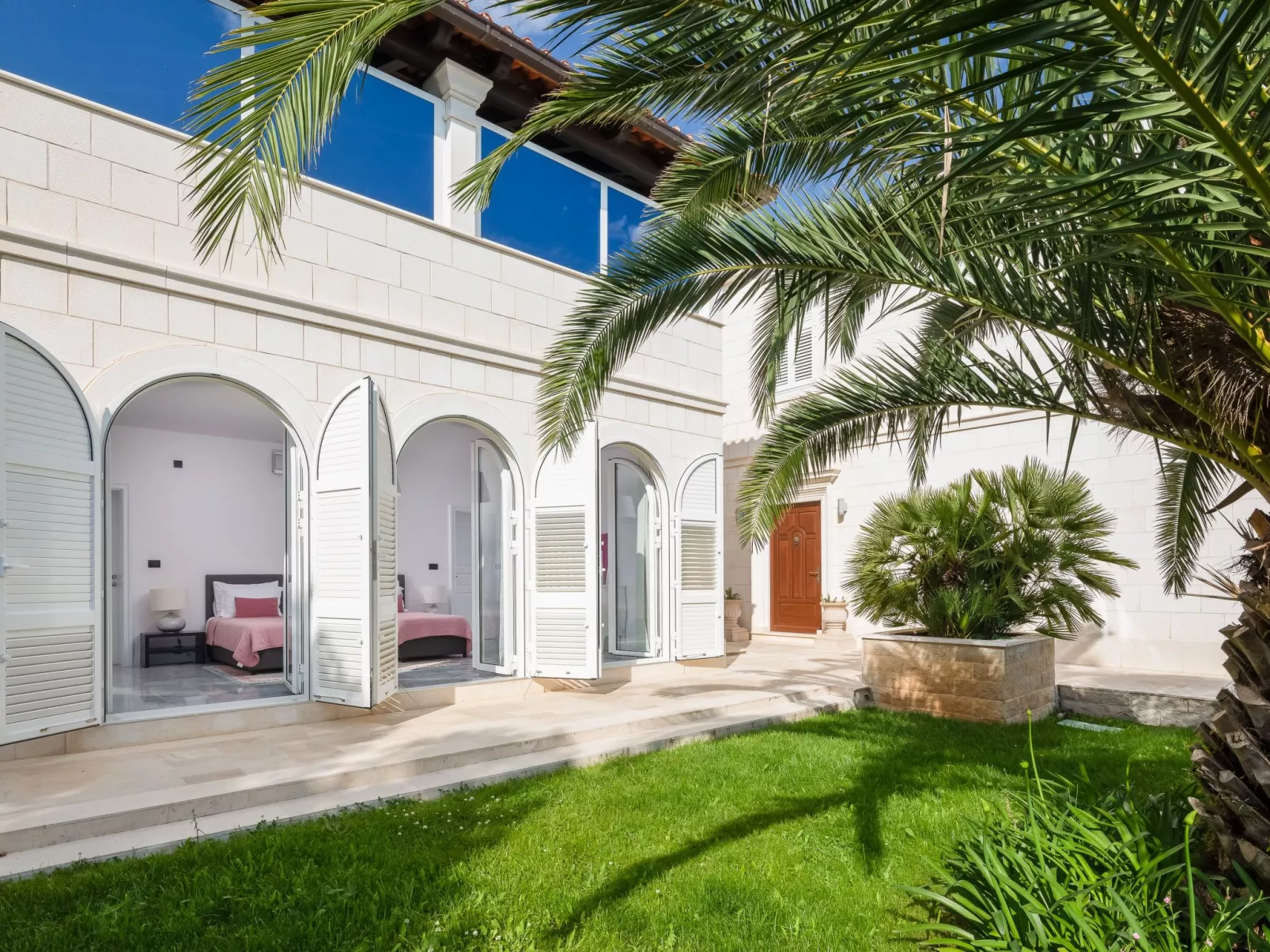 La Villa Dubrovnik-Inside