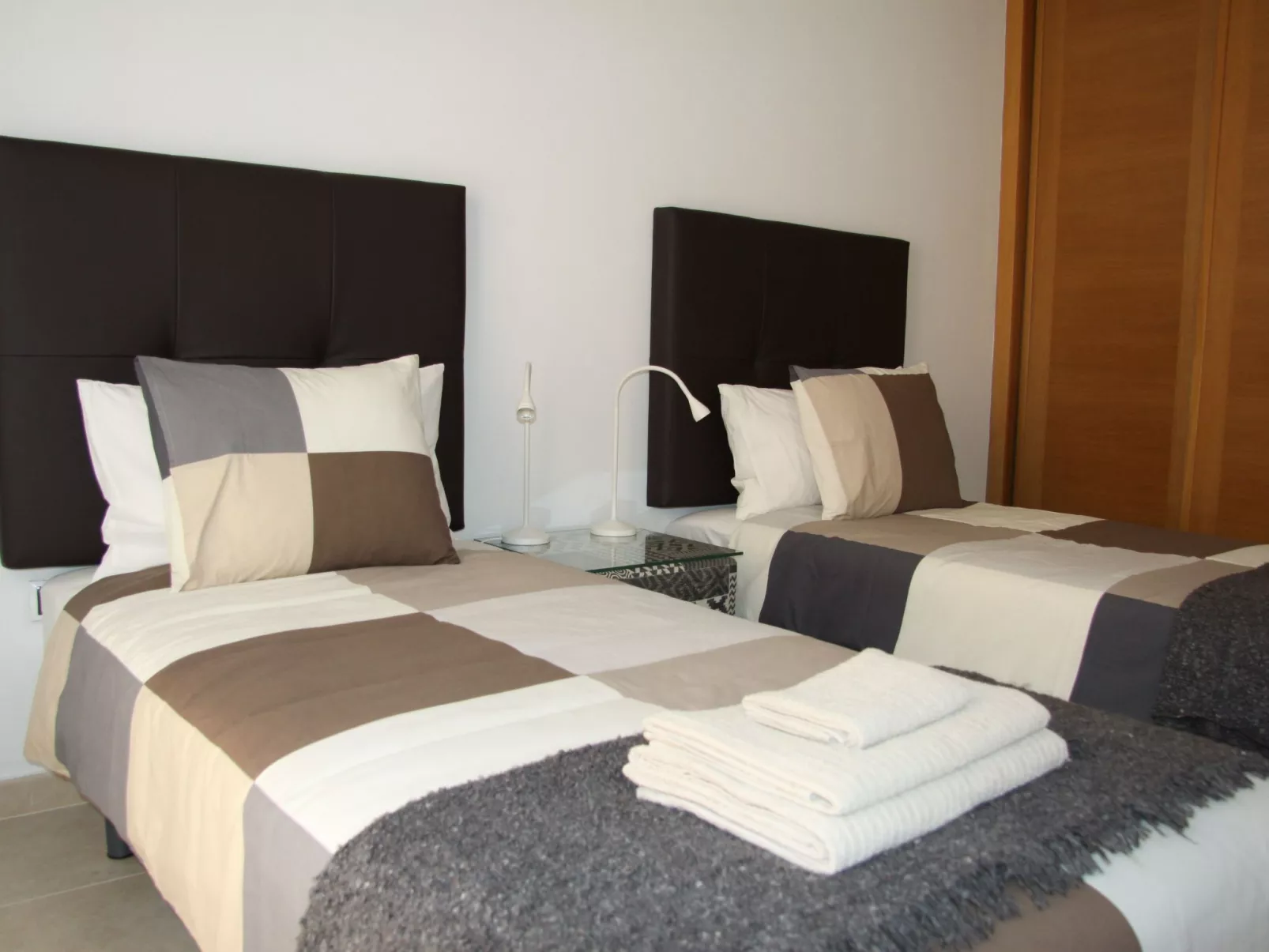 Mit Pool für 2 Personen und 4 Kinder-Inside