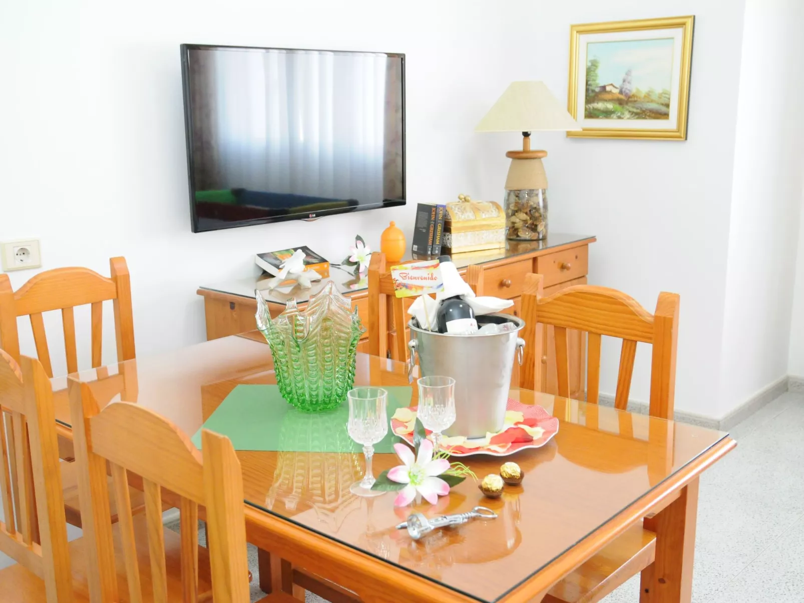 Helles Appartement im Erdgeschoss-Drinnen