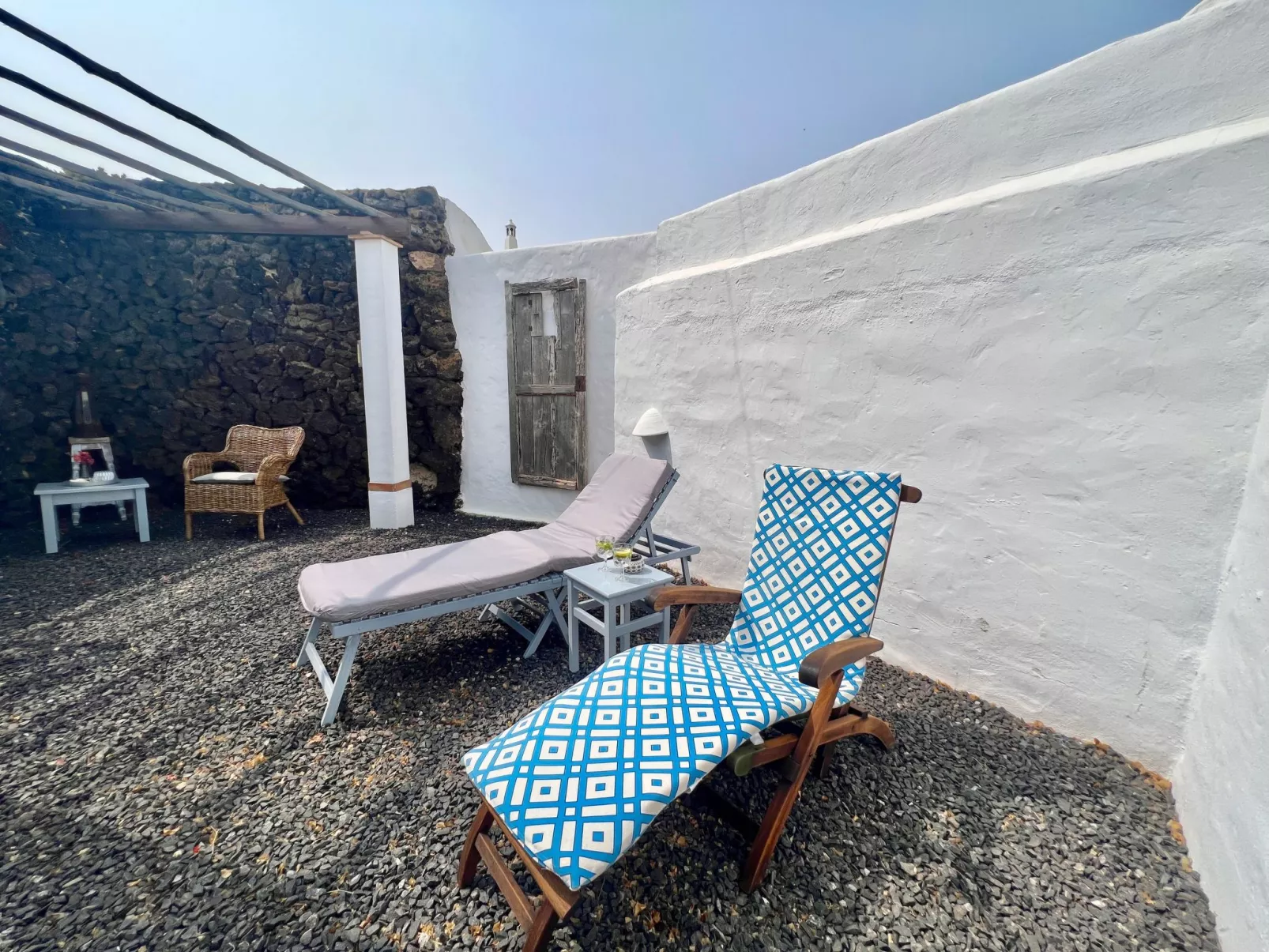 Schön eingerichtetes Bauernhaus - La Finca Yazmina-Outside