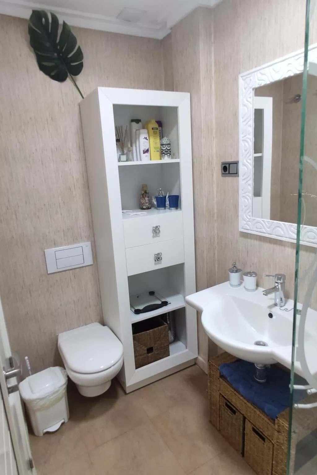 La Invincible Terreros in der 1. Reihe des Strandes-Inside