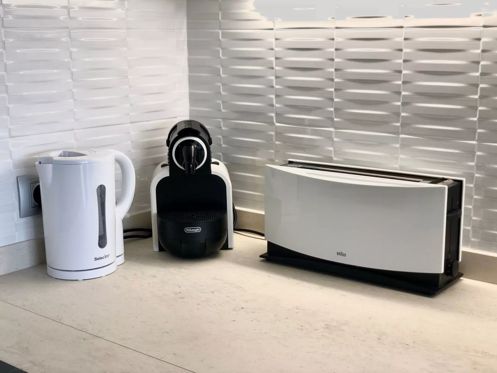 Aufwachen mit herrlichem Meerblick aus dieser schicken Wohnung-Dedans