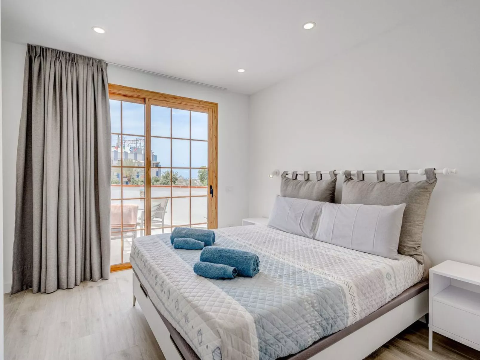 Los Diamantes-Inside