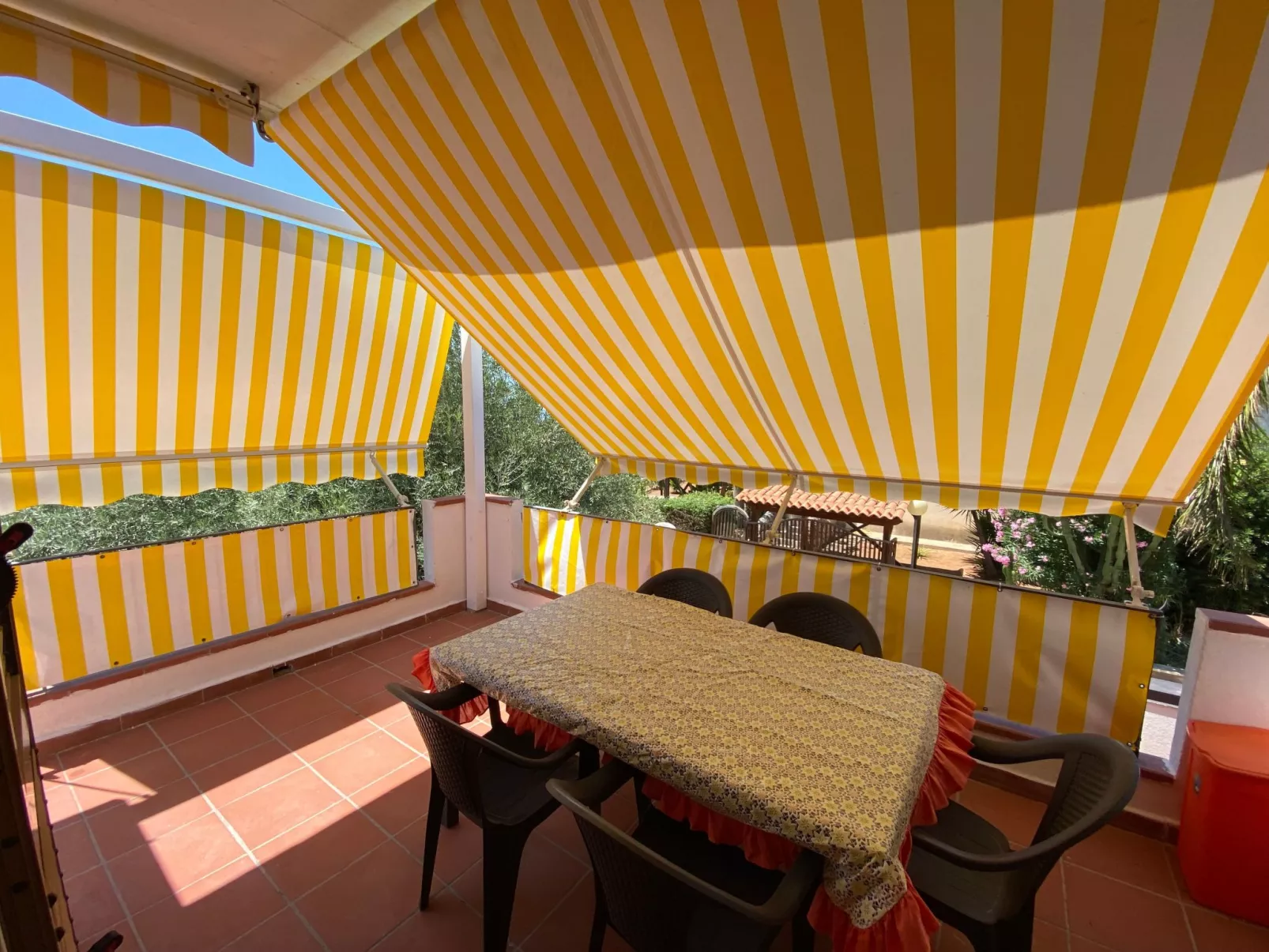 Wohnung "Kastalia4" mit Pool - Draußen