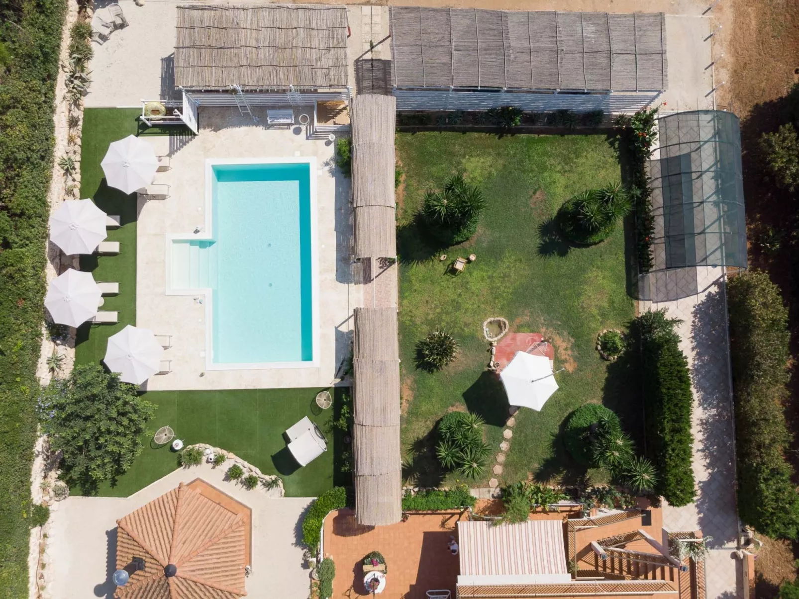 Angenehmes Haus mit privatem Pool-Outside