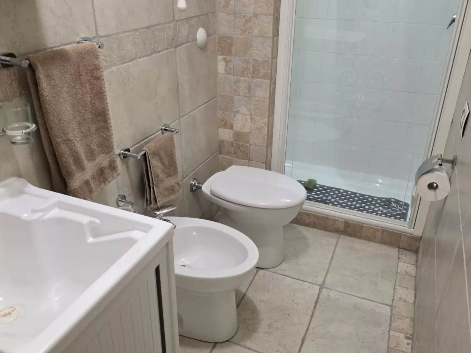 Miky's Home mit Patio und Veranda mit Innenhof-Image-tags.info