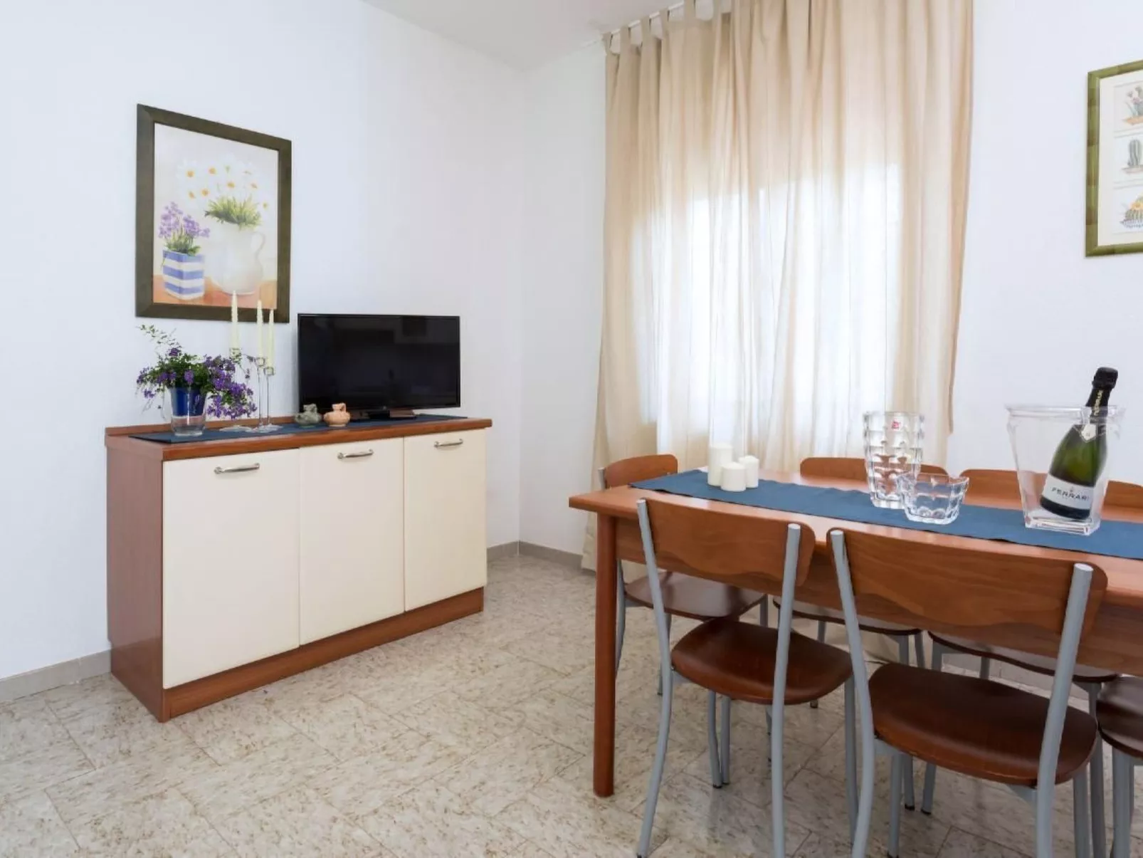 Wohnung in Capilungo mit Grill, Terrasse und Garten-Drinnen