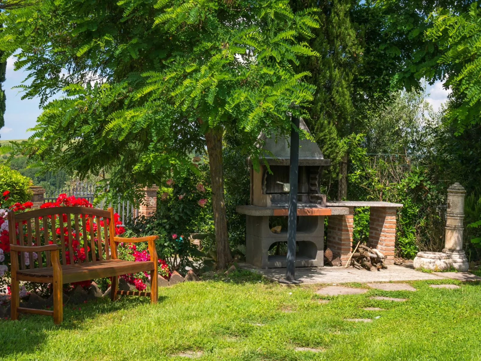 Drei-Zimmer-Wohnungen Borgo Collelungo, erster Stock-Outside