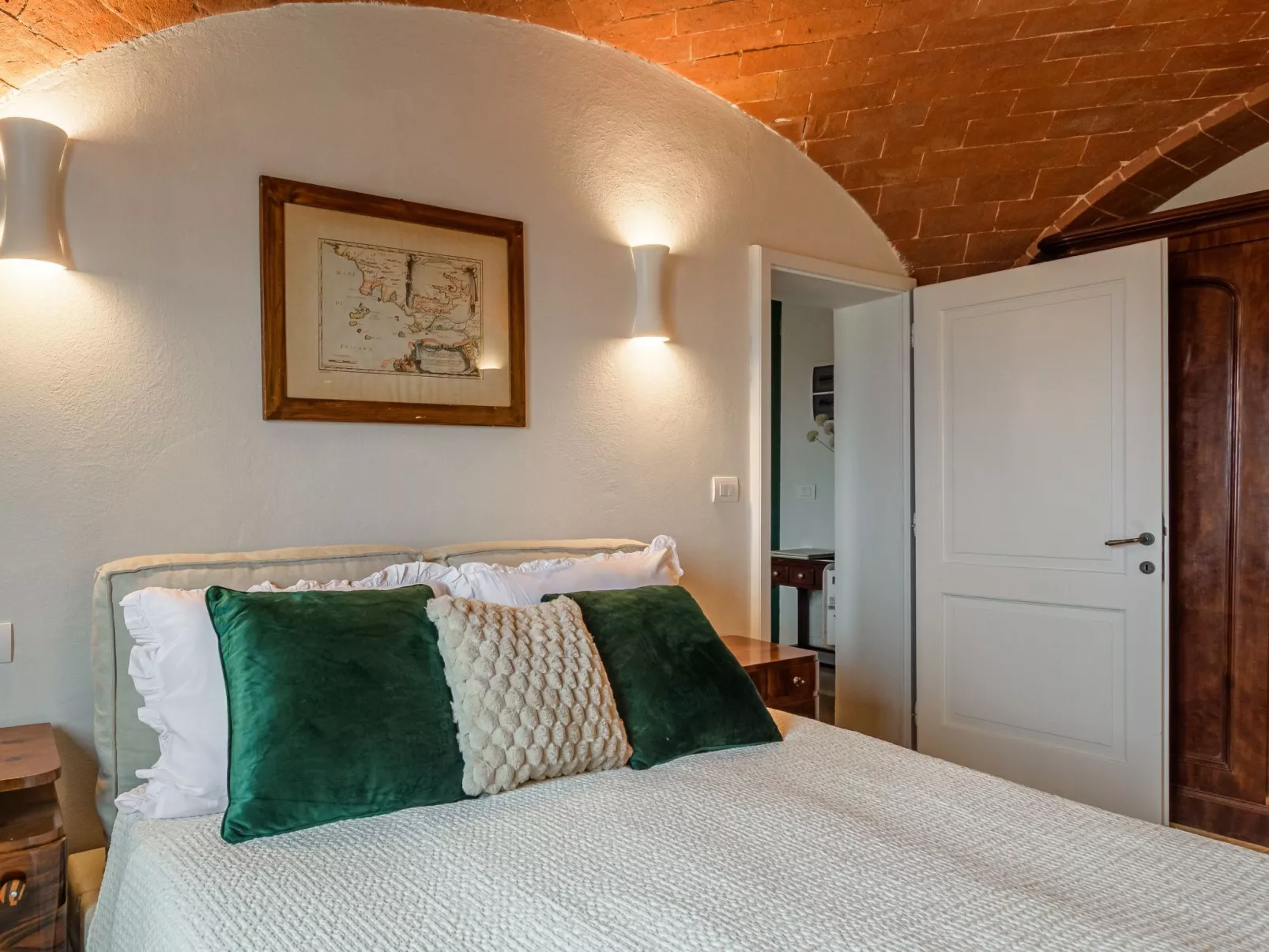 Toskanisches Apartment mit Gewölbedecken und Terrasse-Image-tags.info