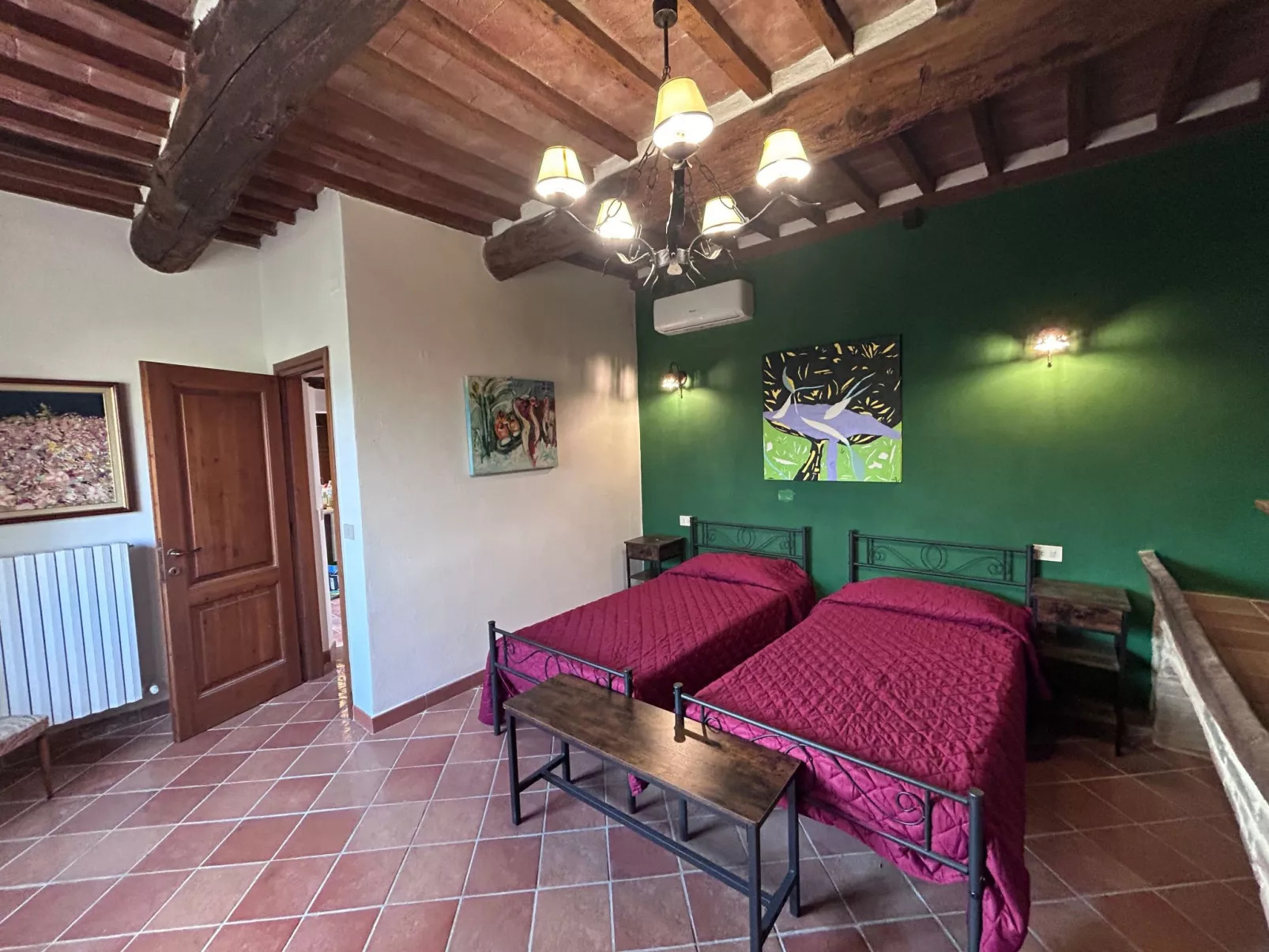 Bauernhaus mit Schwimmbad -Klimaanlage-Inside