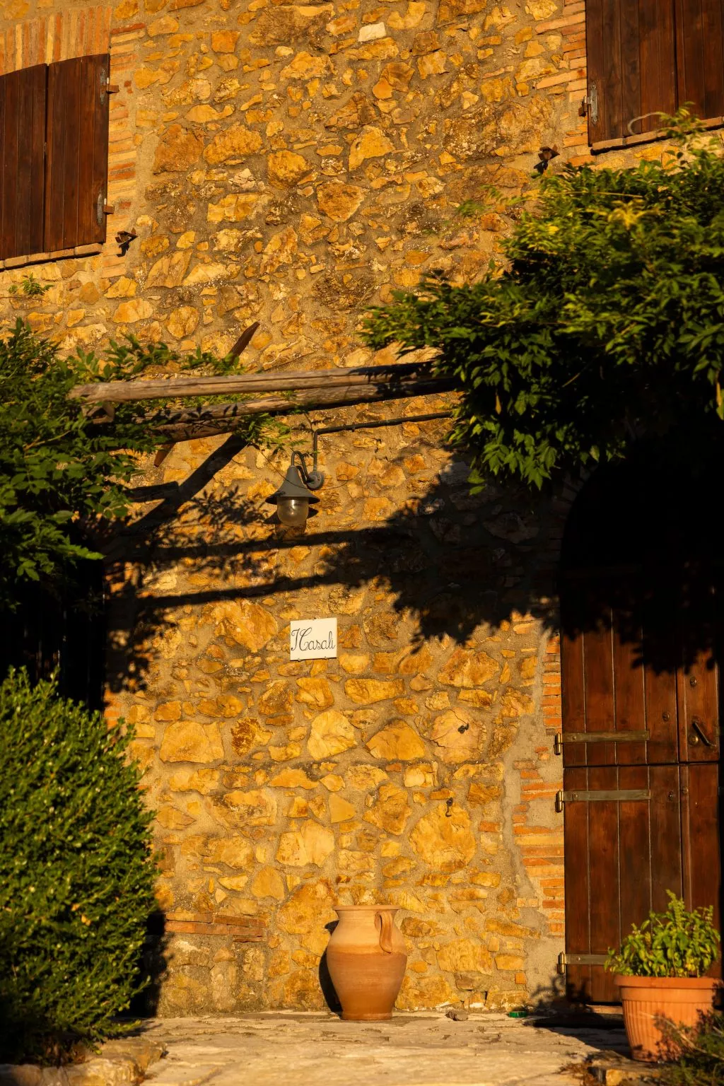 Landgut mit eigenem Parkplatz-Draußen