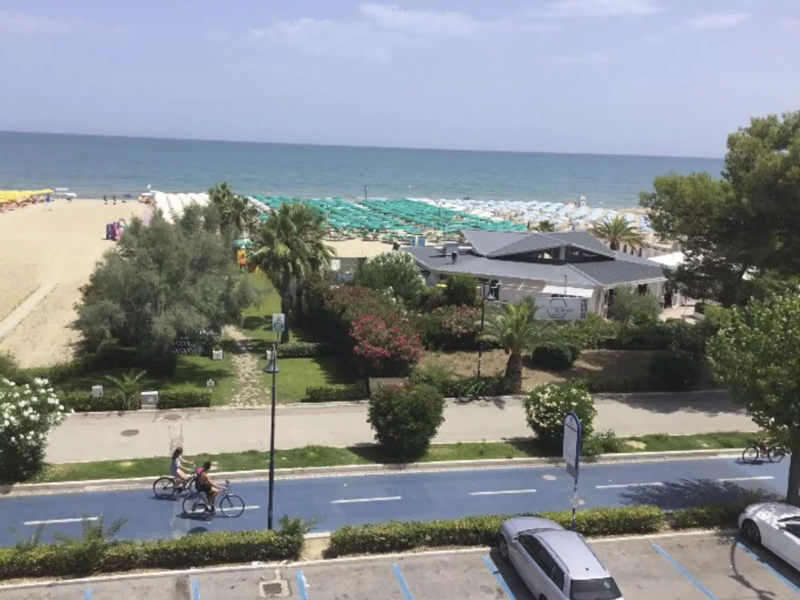 Helle und neue Ferienwohnung direkt am Strand-Image-tags.info