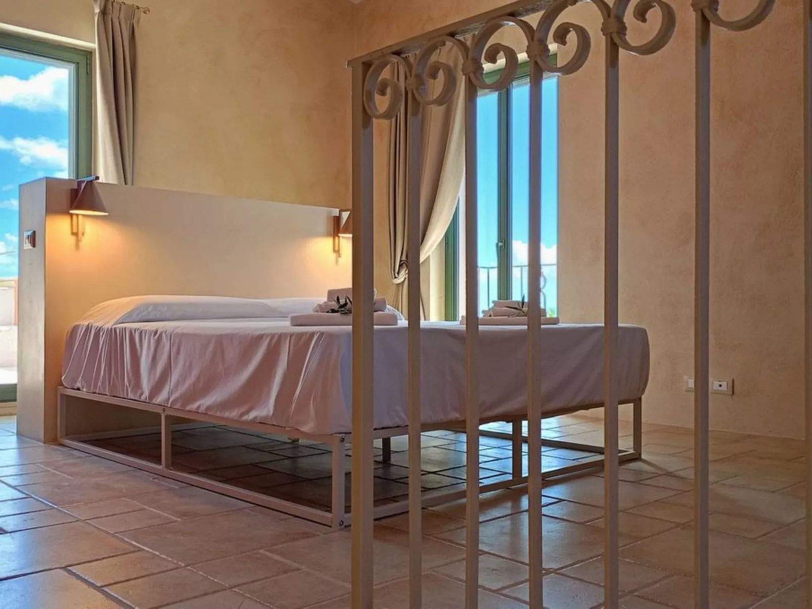 Villa mit Whirlpool, nur 6 km vom Strand entfernt-Drinnen