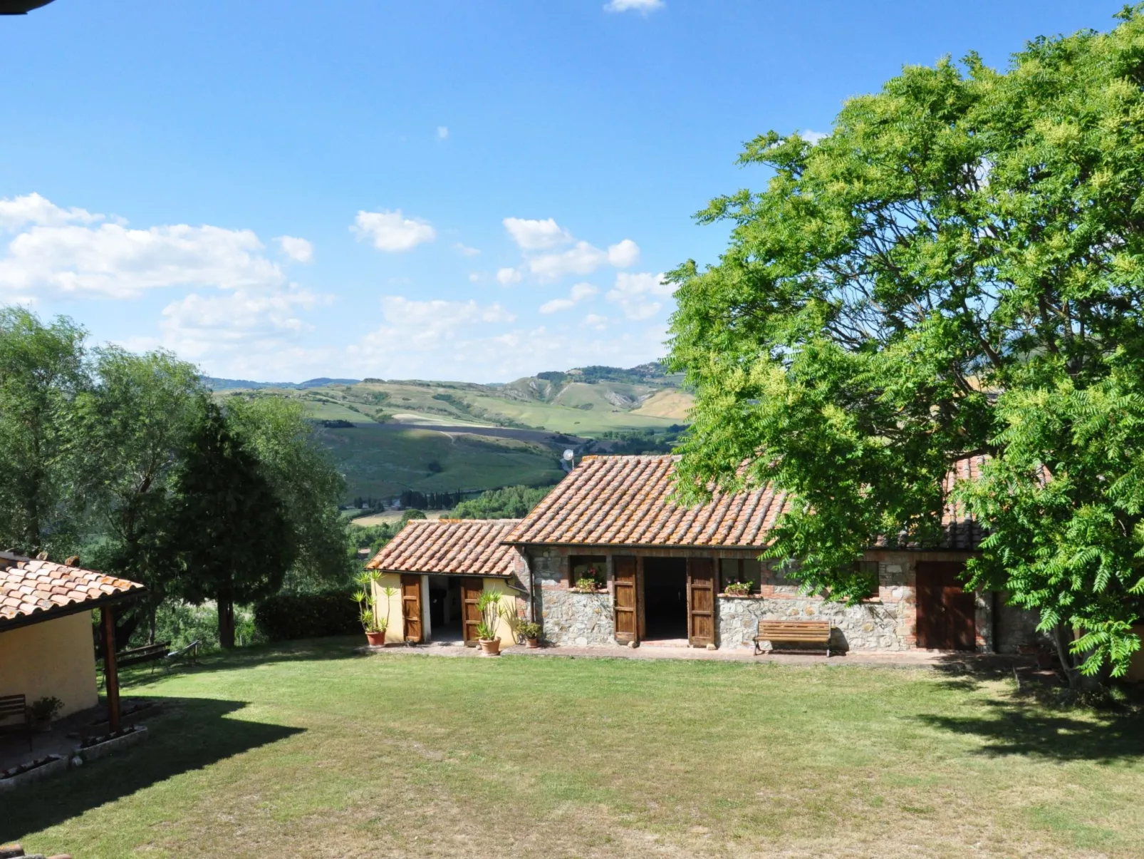 Bauernhof "Azzara-Outside