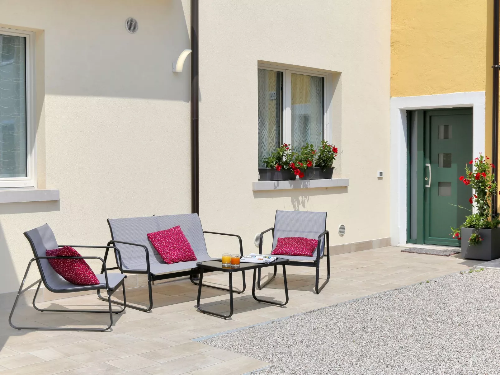 'Vall' mit Privatparkplatz-Dehors