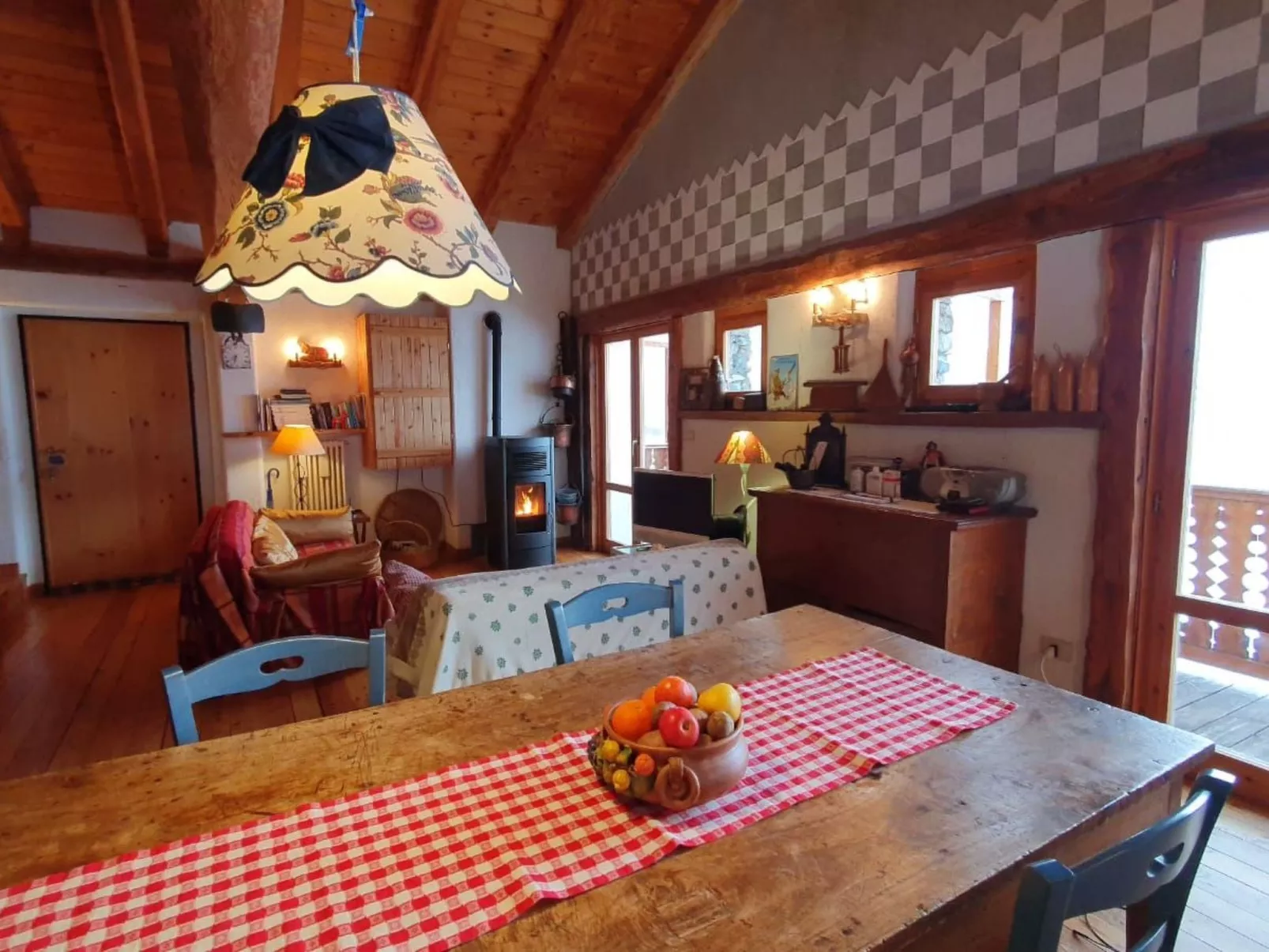 "Das Haus des Lichts-Dedans