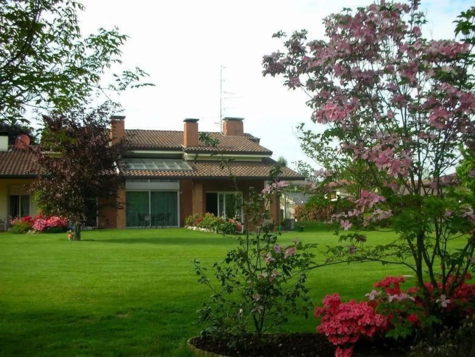 Wohnung mit Garten in der Nähe des Lago Maggiore-Outside