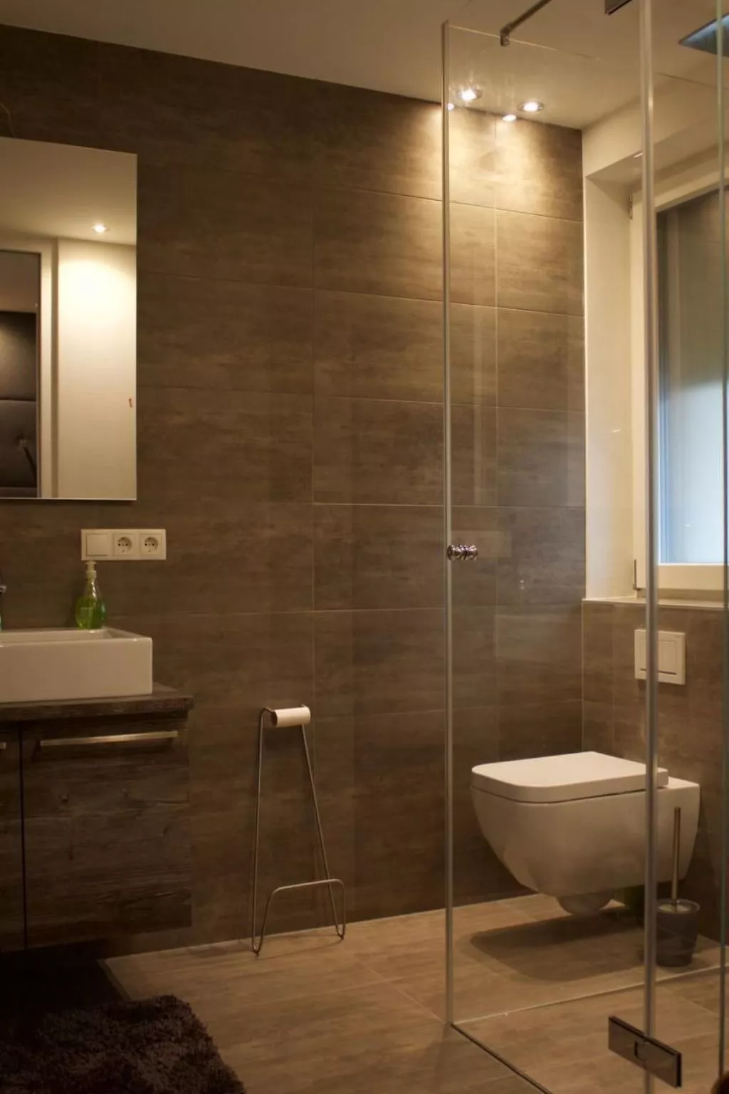 Apartment mit Balkon-Drinnen