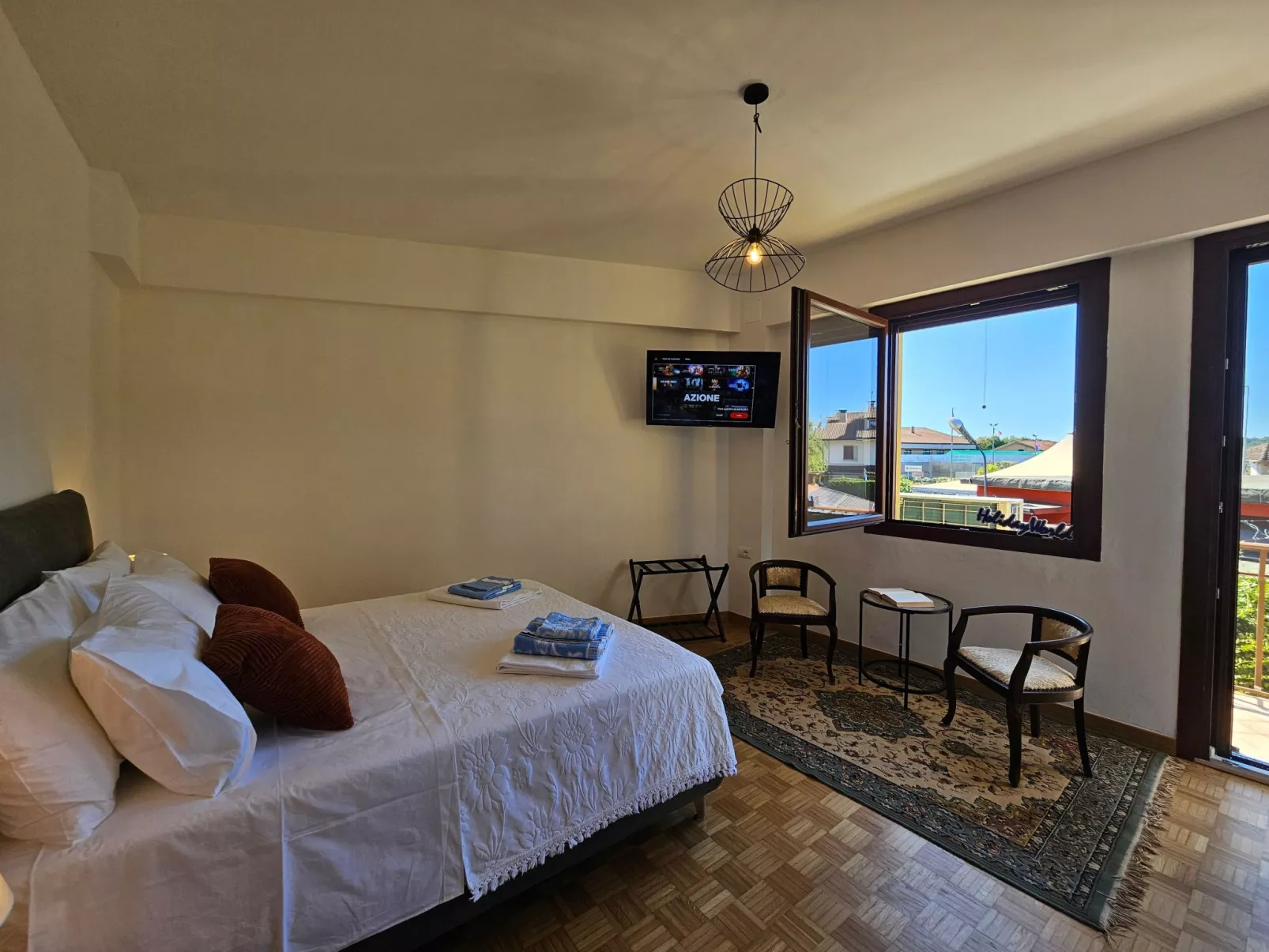 Zwischen Seen und Hügeln in Pina by Holiday World-Drinnen