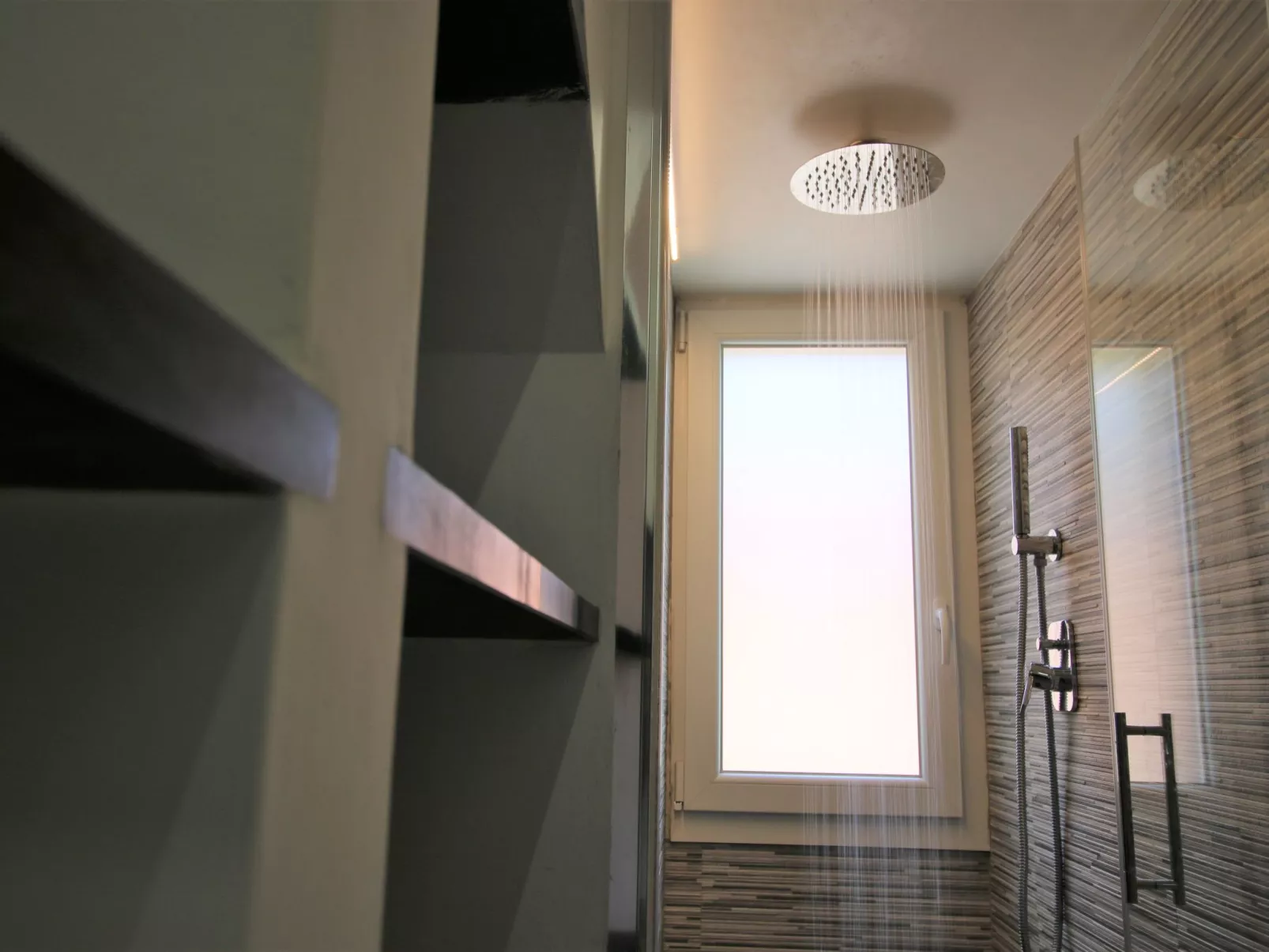 Mit Terrasse-Drinnen