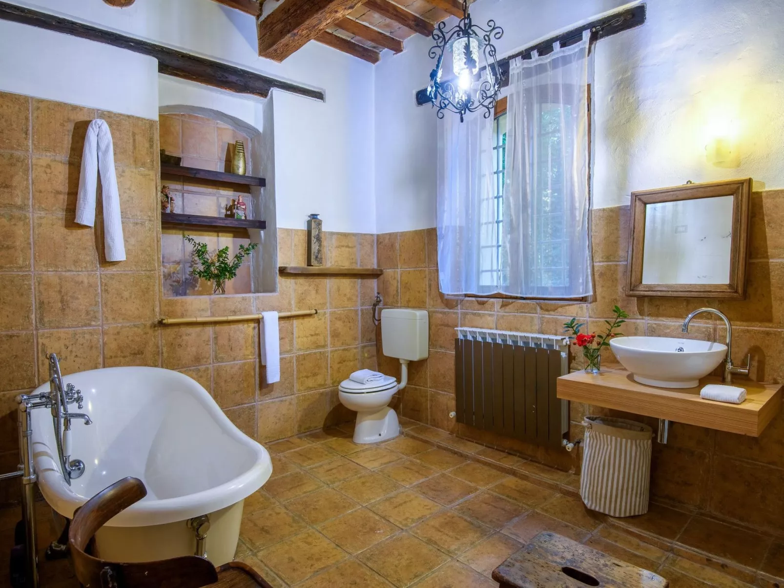 Licht unter den Buchen, Marche Urlaub, privater Pool-Image-tags.info