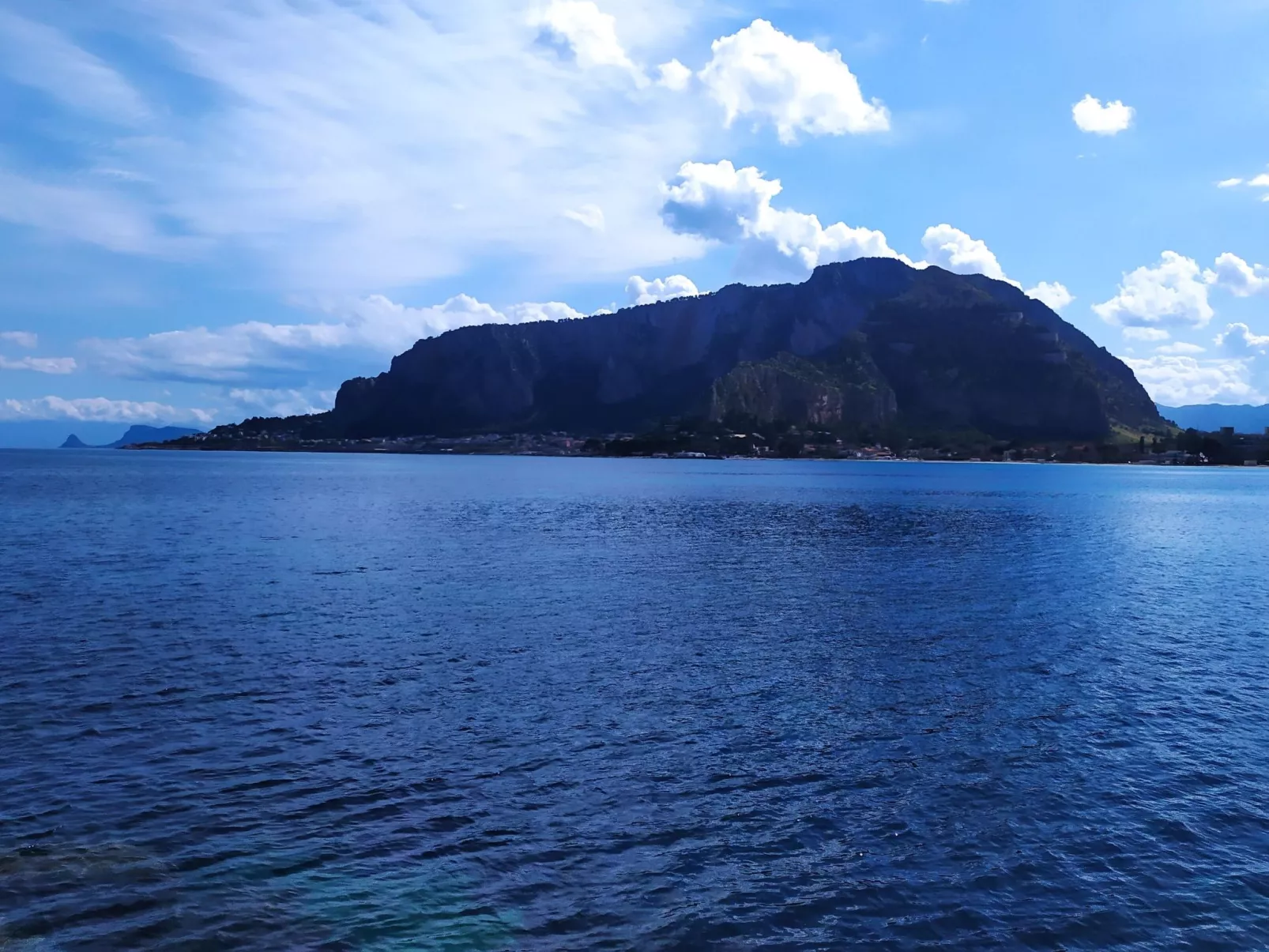 Mit Privatparkplatz-Draußen