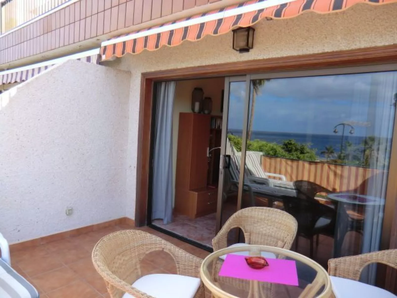 Los Gigantes-Outside