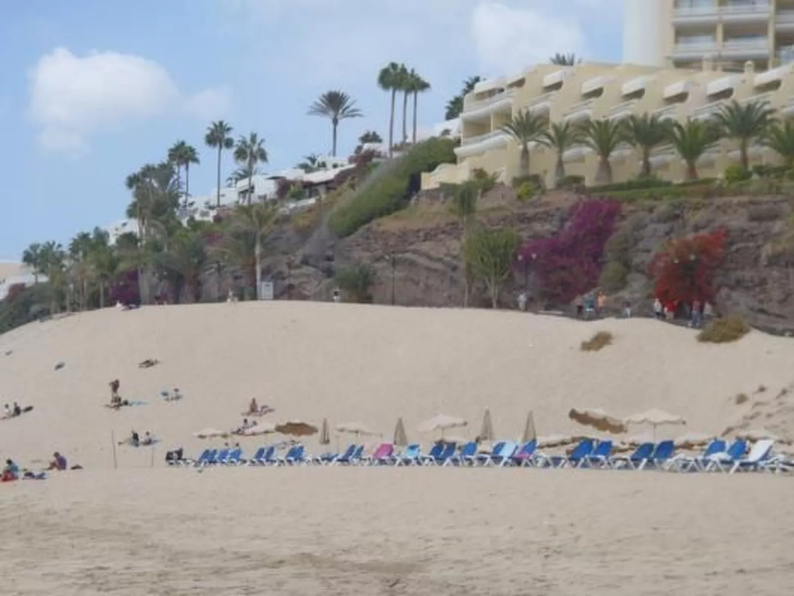 Schöne Wohnung mit Sonnenterrasse und Meerblick-Dehors