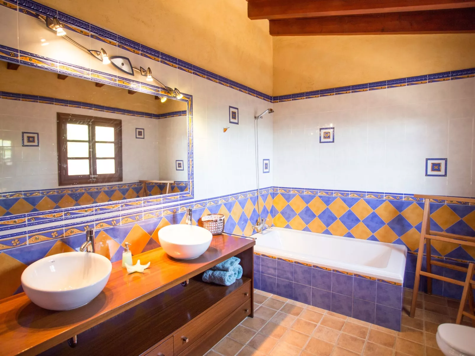 Finca mit Tennisplatz und Schwimmbad-Inside