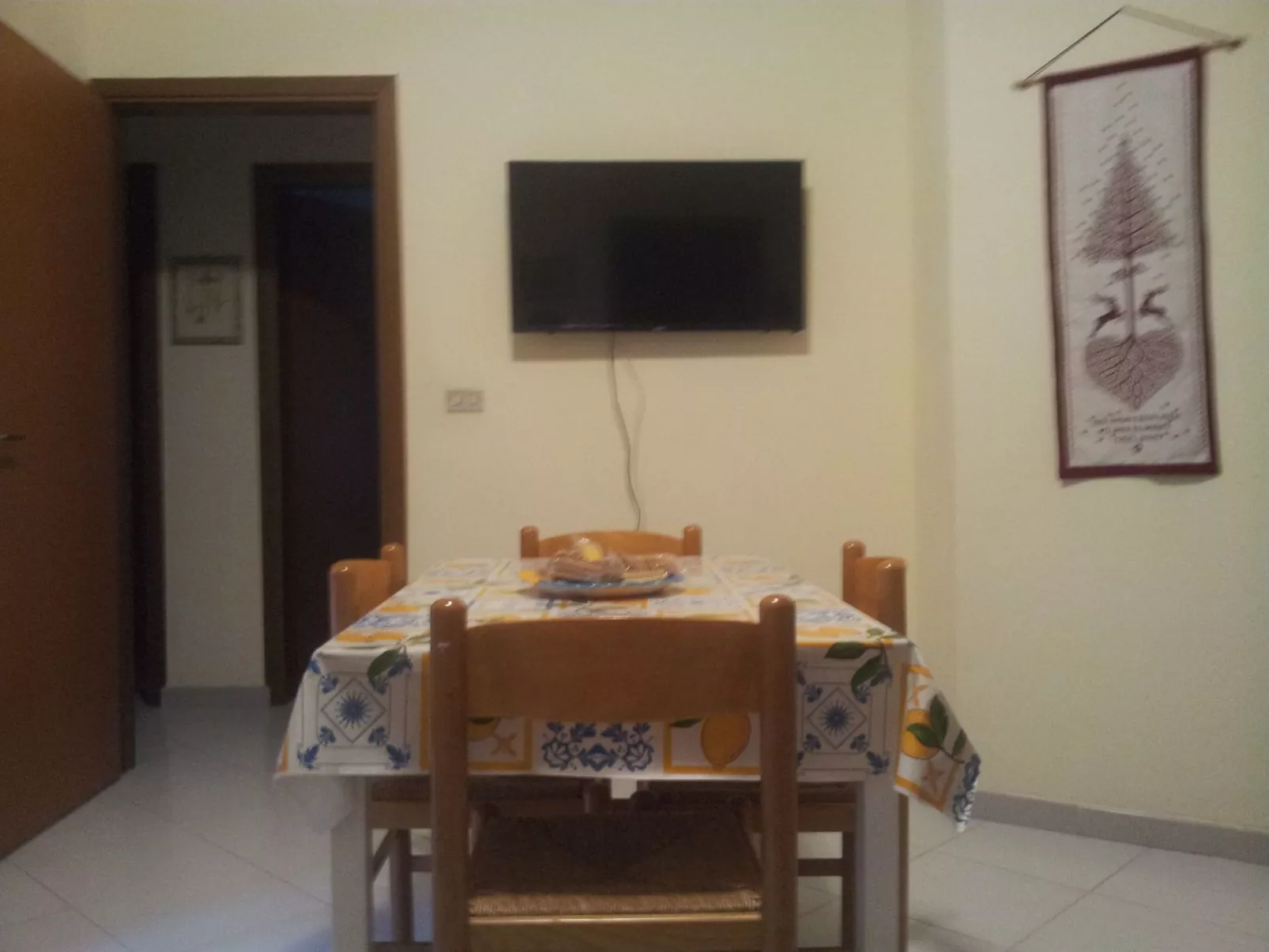 Gemütliche Wohnung in Borgo-Sanzio mit Privatparkplatz-Dedans