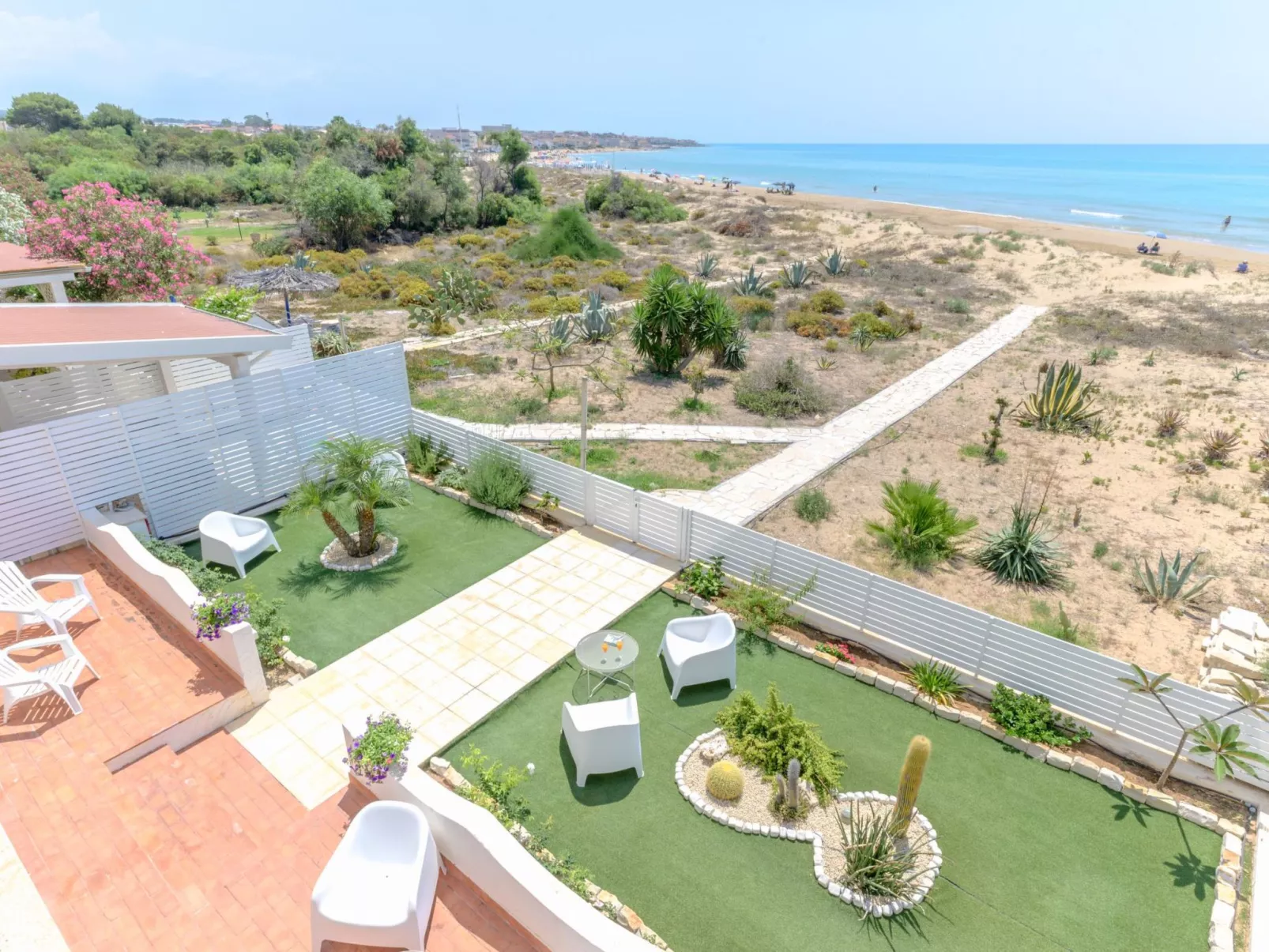 Villa am Sandstrand von Punta Secca-Image-tags.info