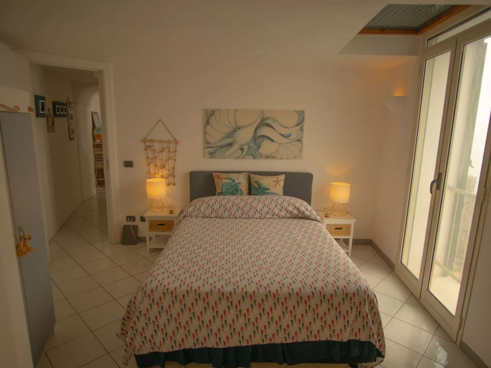 Villa auf einer natürlichen Klippe mit Blick auf das Meer, nur wenige Schritte-Image-tags.info