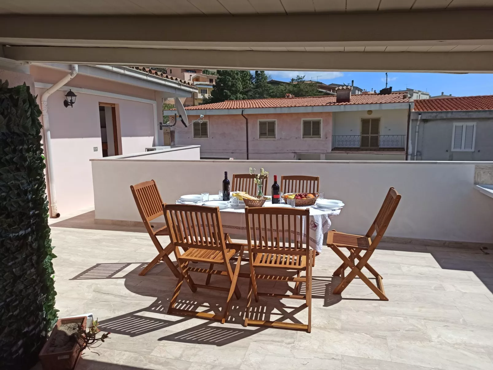 Mit Terrasse-Outside