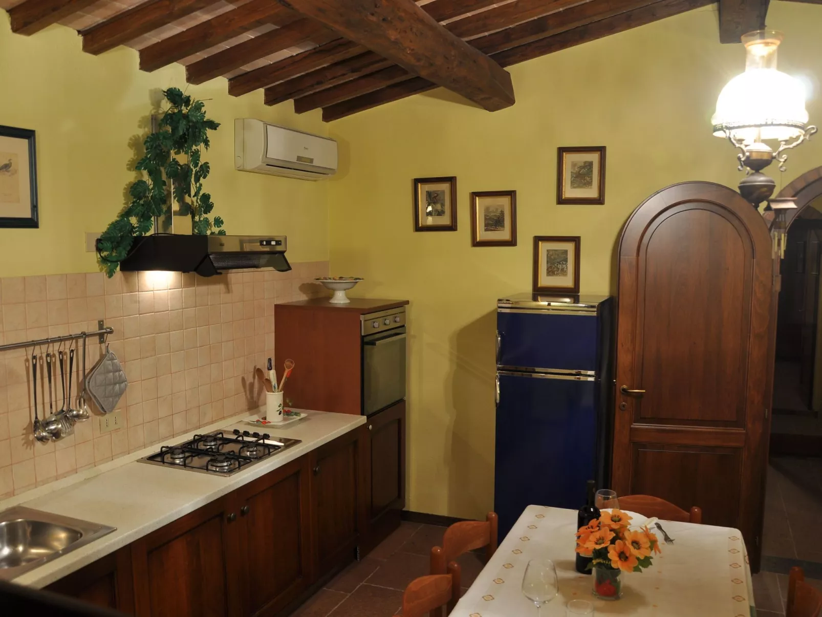 Pfirsichhaus mit Schwimmbad, Jacuzzi und privatem Garten-Dedans