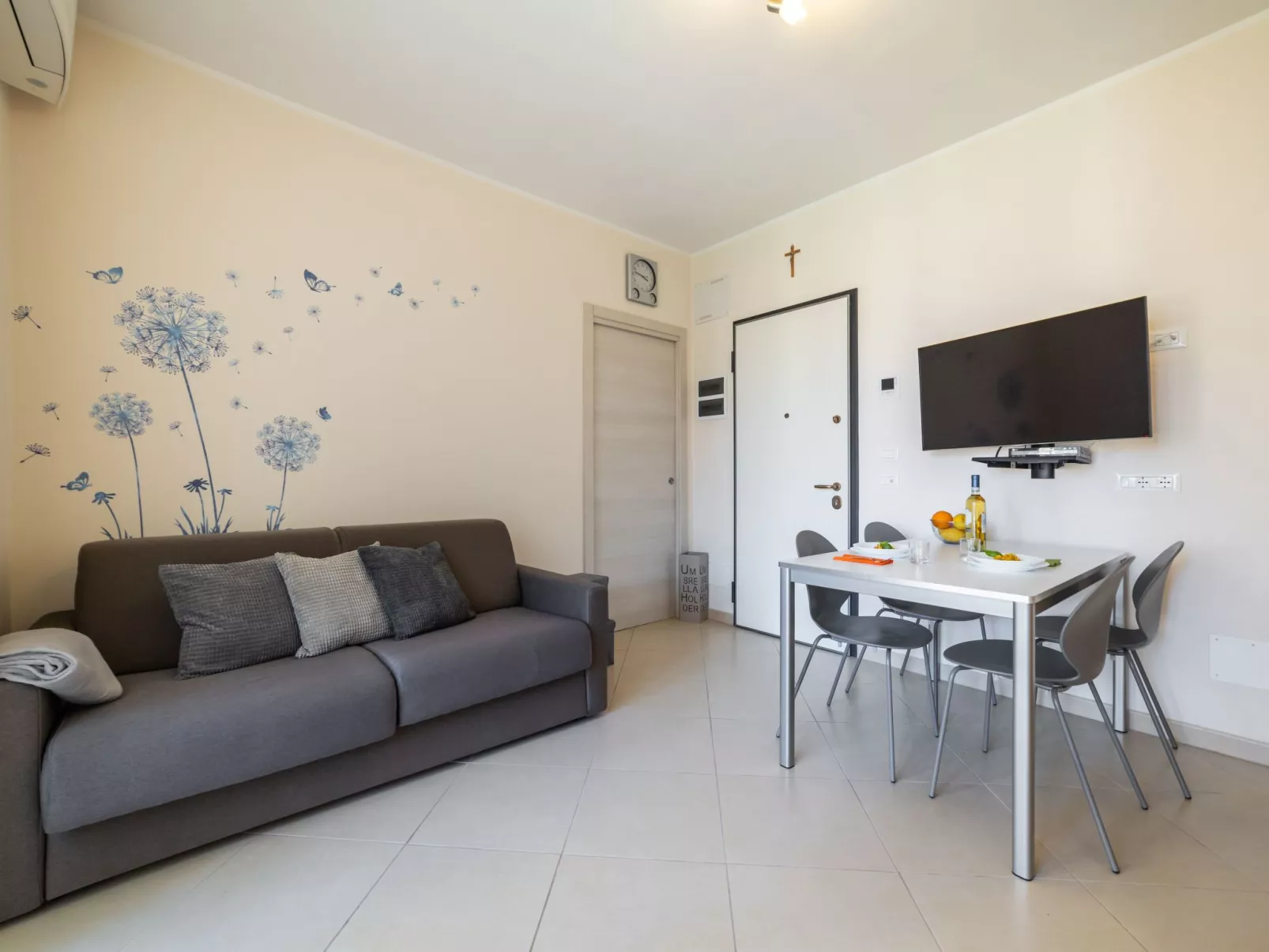 "Sirio" mit Gemeinschaftspool und 200 m vom Meer entfernt-Inside