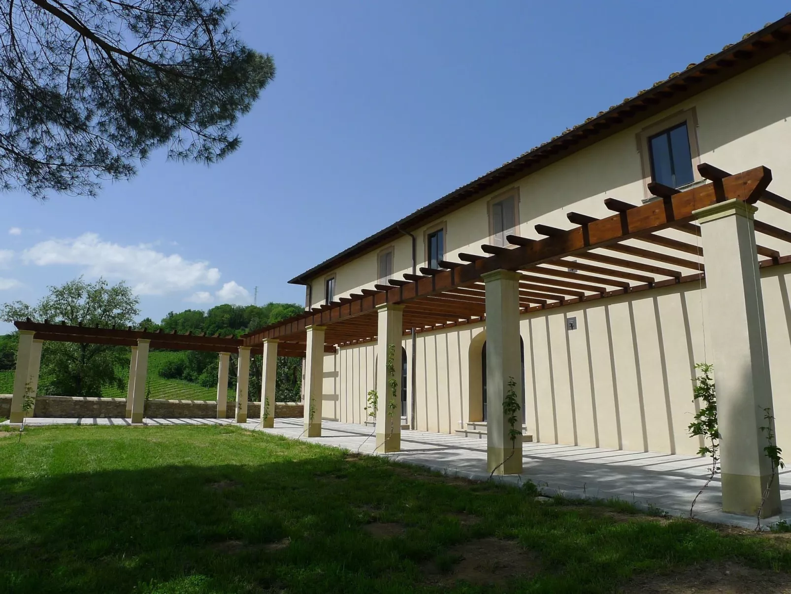 Geräumige Wohnung mit 3 Schlafzimmern und 3 Bädern-Outside