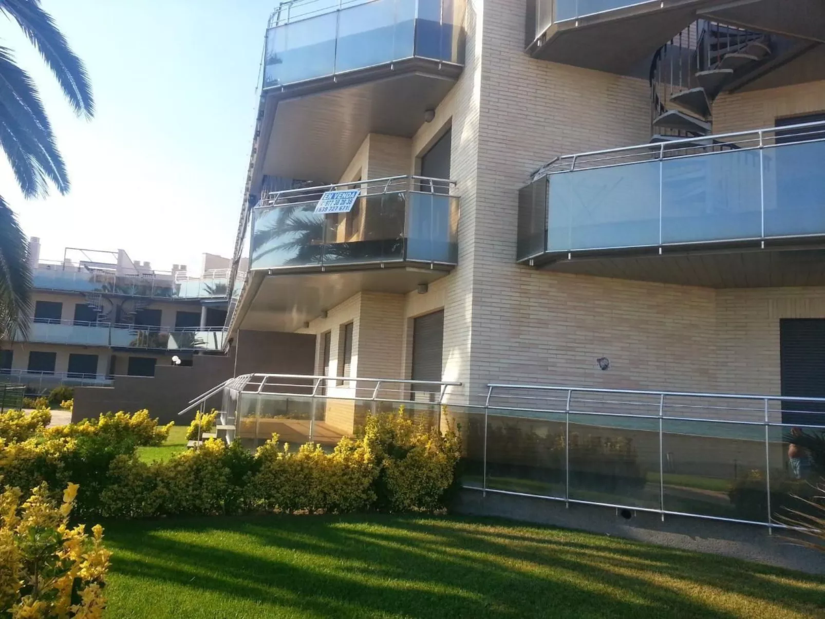 LUXUS APPARTMENT MIT MEERSICHT AUS DER TERRASSE-Outside