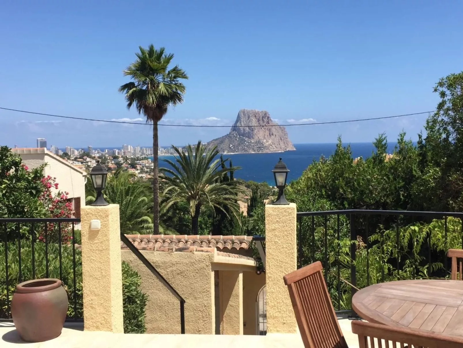 Mit privatem Pool und Meerblick-Image-tags.info