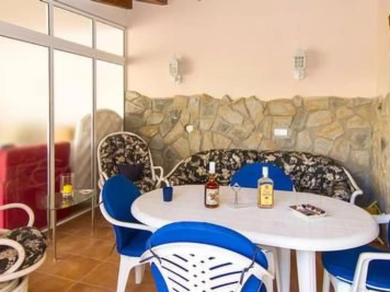 Wohnung mit Terrasse und privatem Pool-Image-tags.info