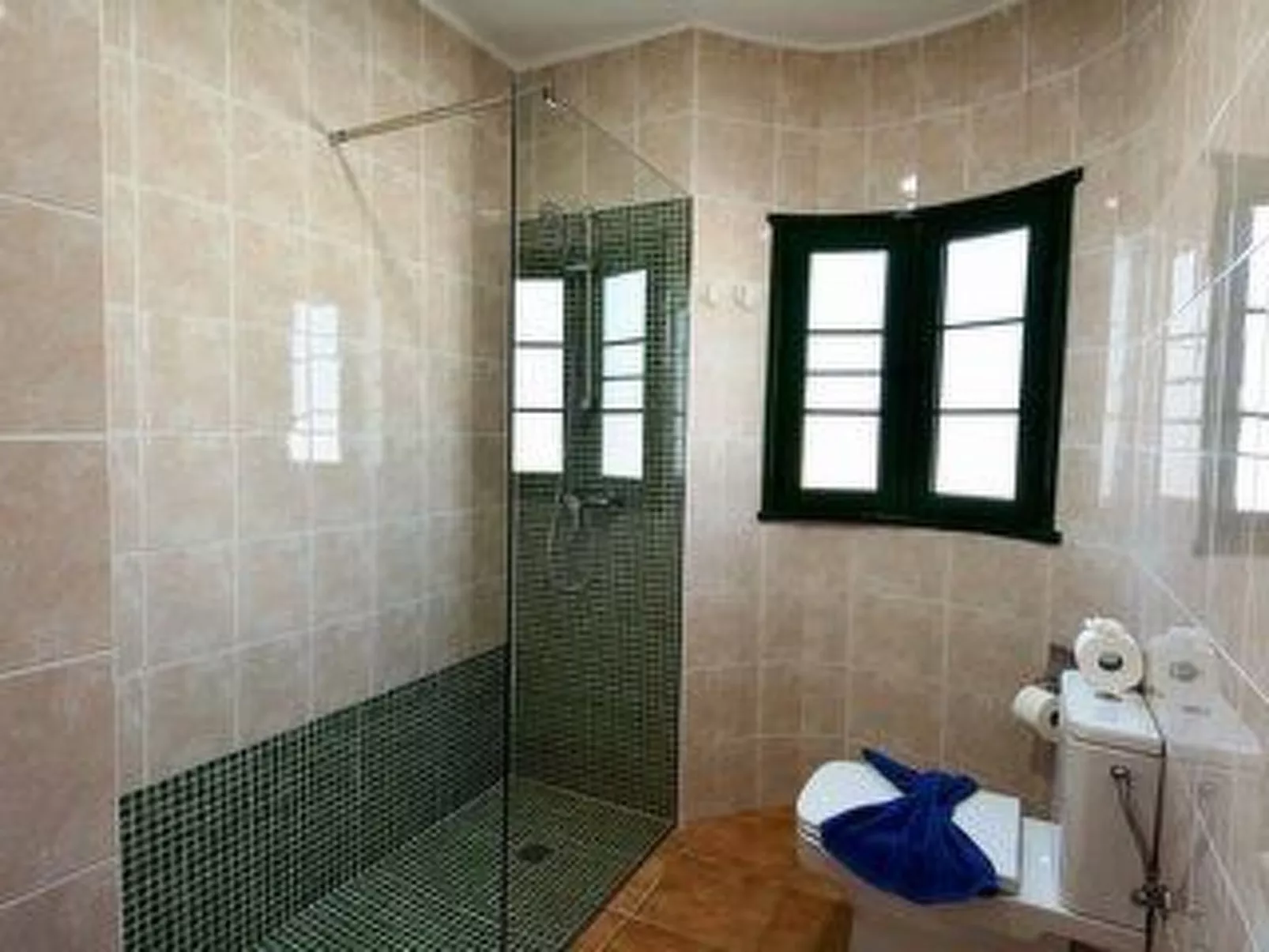 Apartamento con terraza-Drinnen