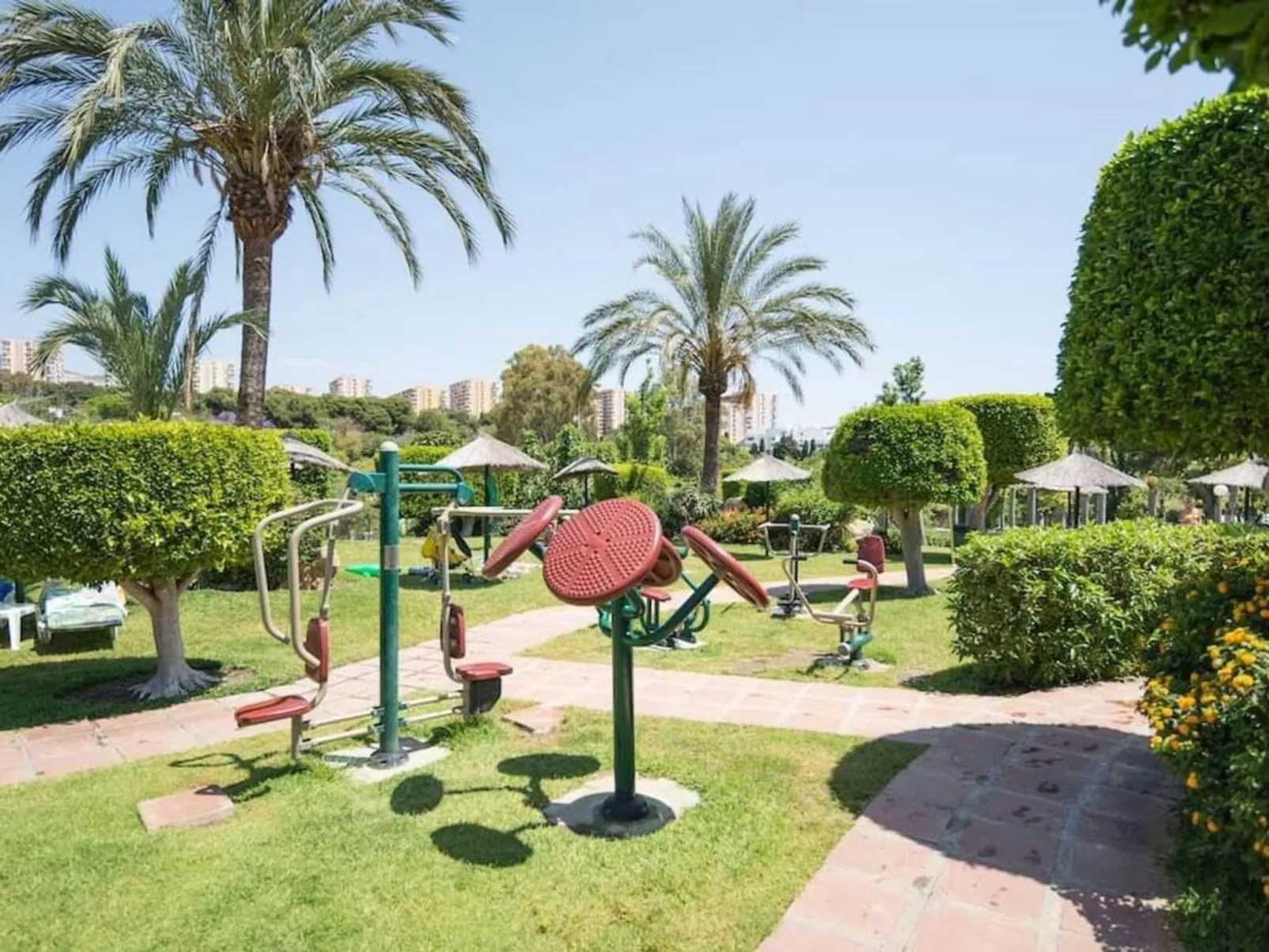 BENALBEACH DE LUXE an der BEACH FRONT LINE-Outside