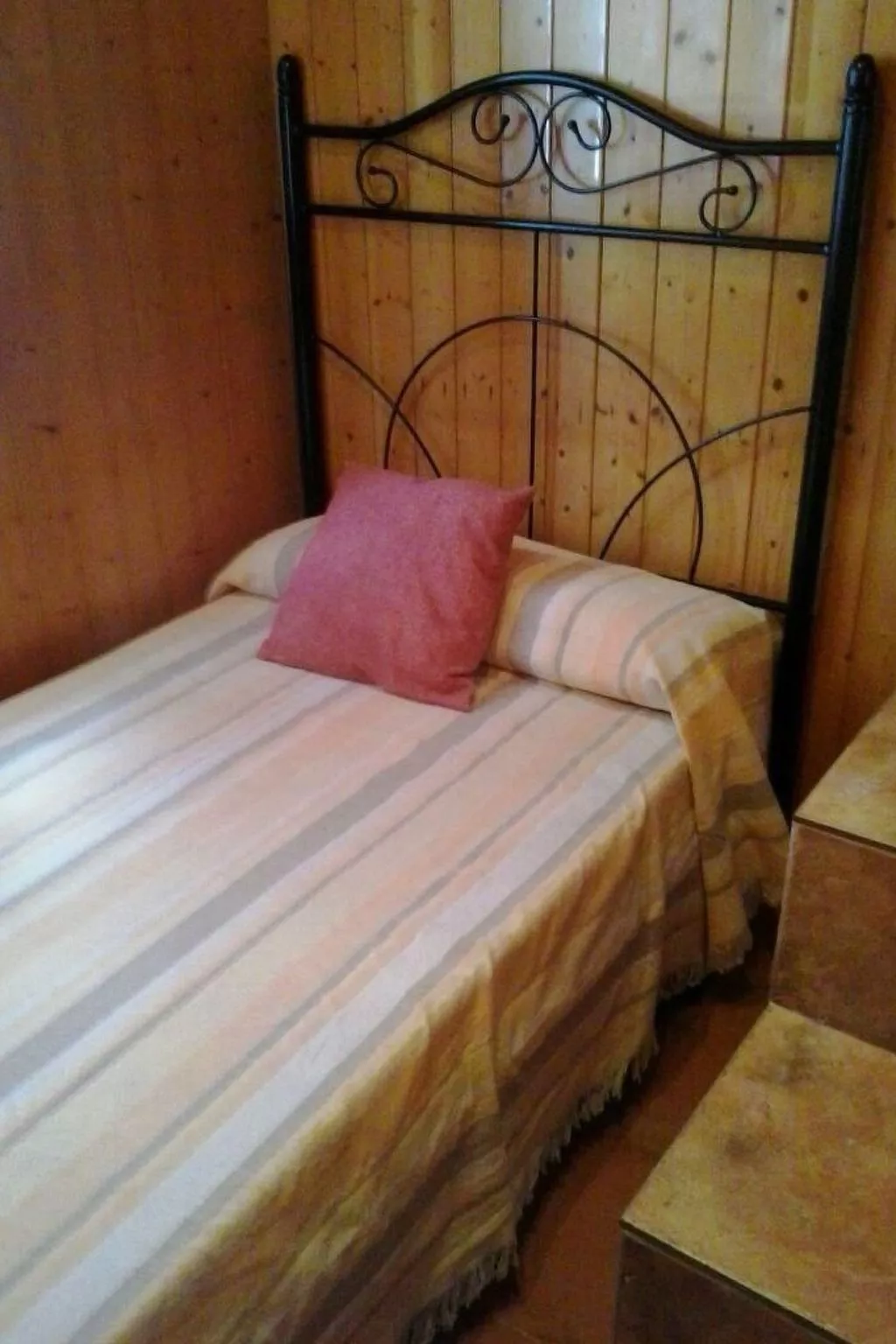 Ländliches Haus mit herrlichem Blick auf das Meer und das Tal.-Image-tags.info