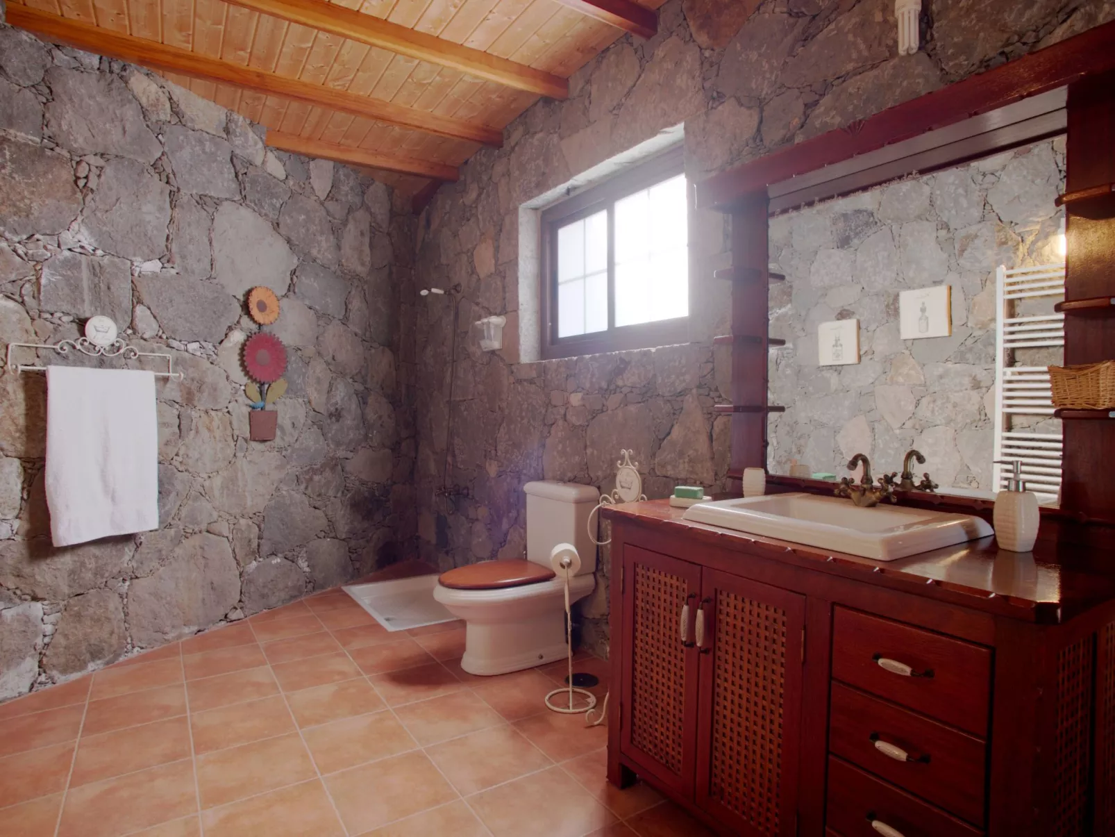 Villa Lucas mit Gartenterrasse und Schwimmbad-Inside