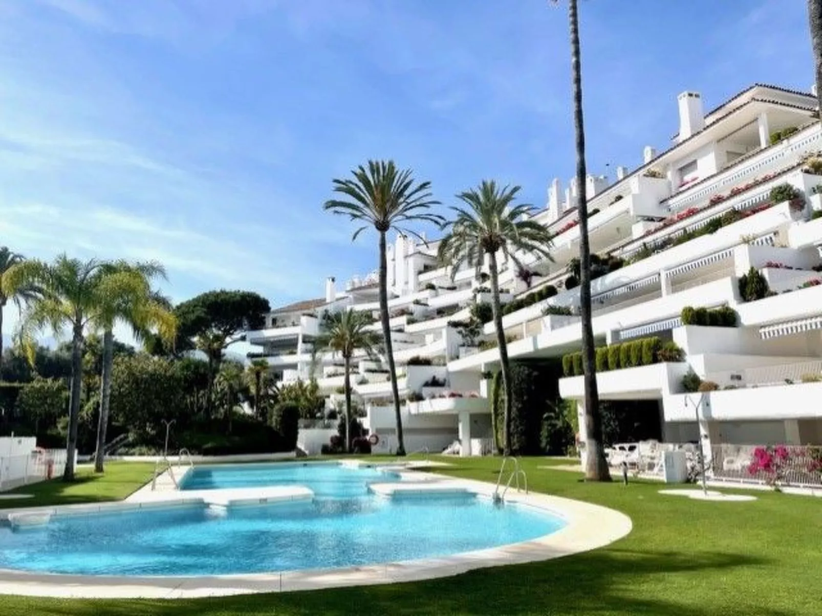 Appartement mit Pool - Dehors