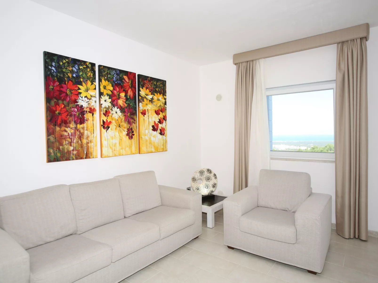 Villa Rea mit Panoramapool-Image-tags.info