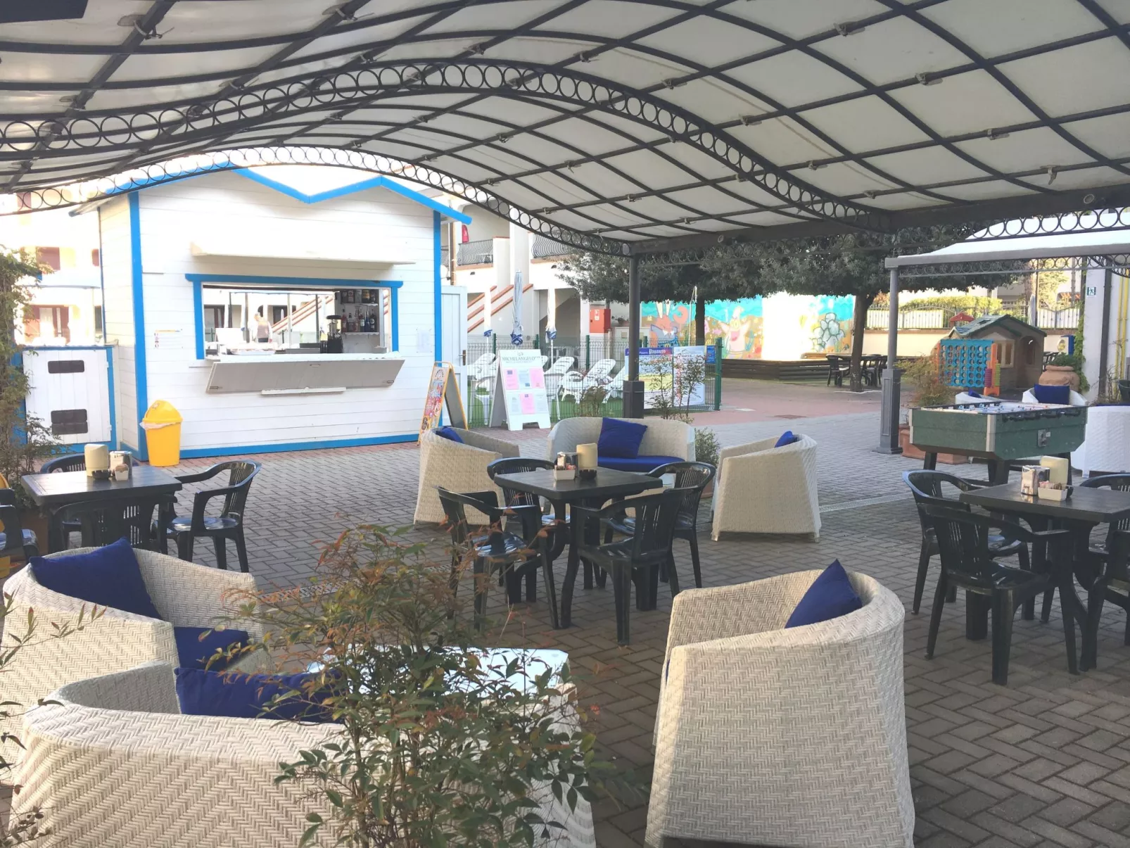 Wunderschöne Wohnung in Lido Di Spina mit Möbliertem Balkon-Inside